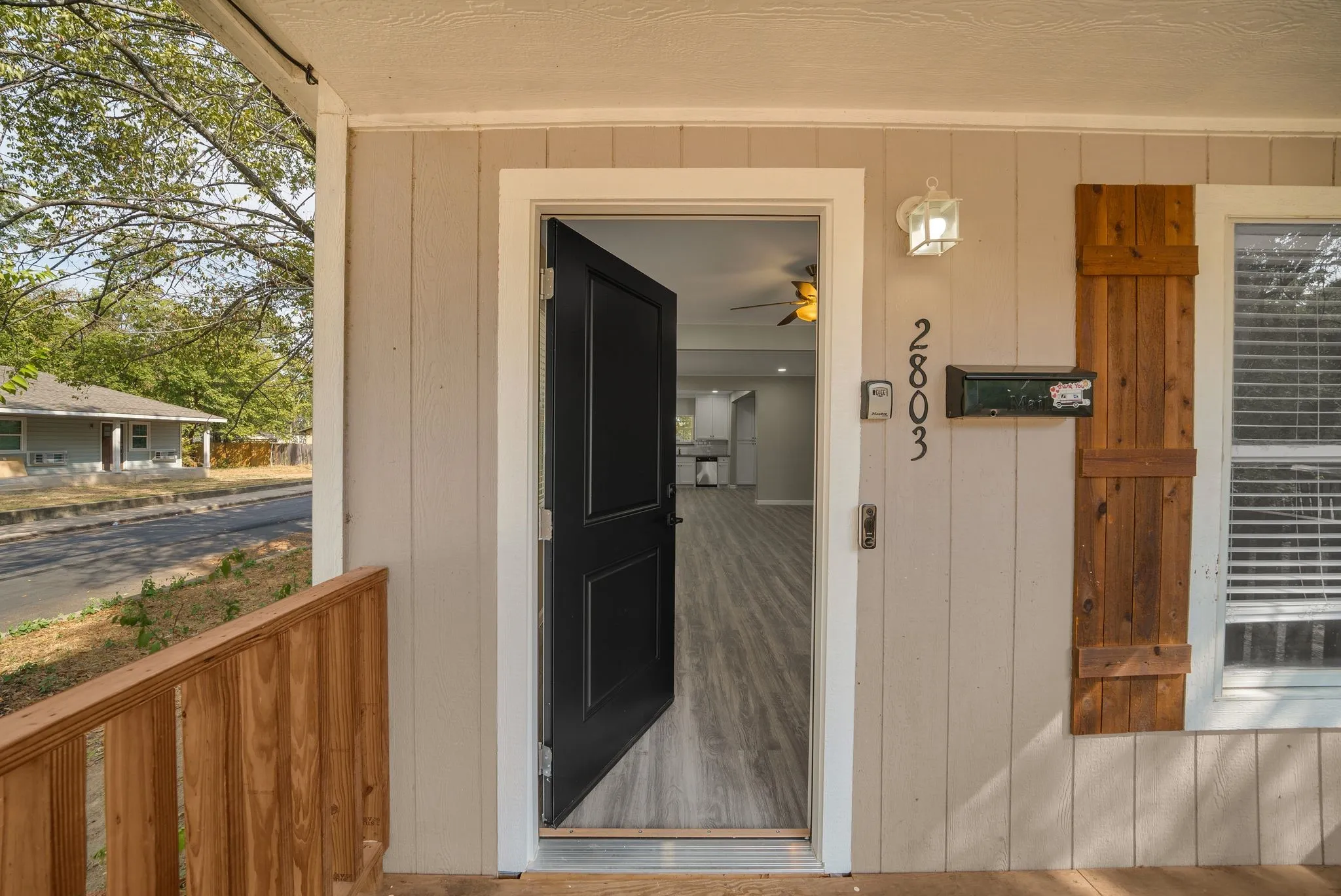 Single Family Residence For Sale in Dallas County , 2803 Valentine Street, Dallas, Texas 75215, 2 Bedroom, 1 Bathroom, Garage spaces, 1,012 Sqft, built in 1925, mls#21398863, Real Estate Agent in Dallas, Homes For Sale in Dallas county, Homes For Sale in Dallas, Realtor in Dallas Texas, Real Estate Brokerage Independent Realty Texas, Luminita Cordes Realtor