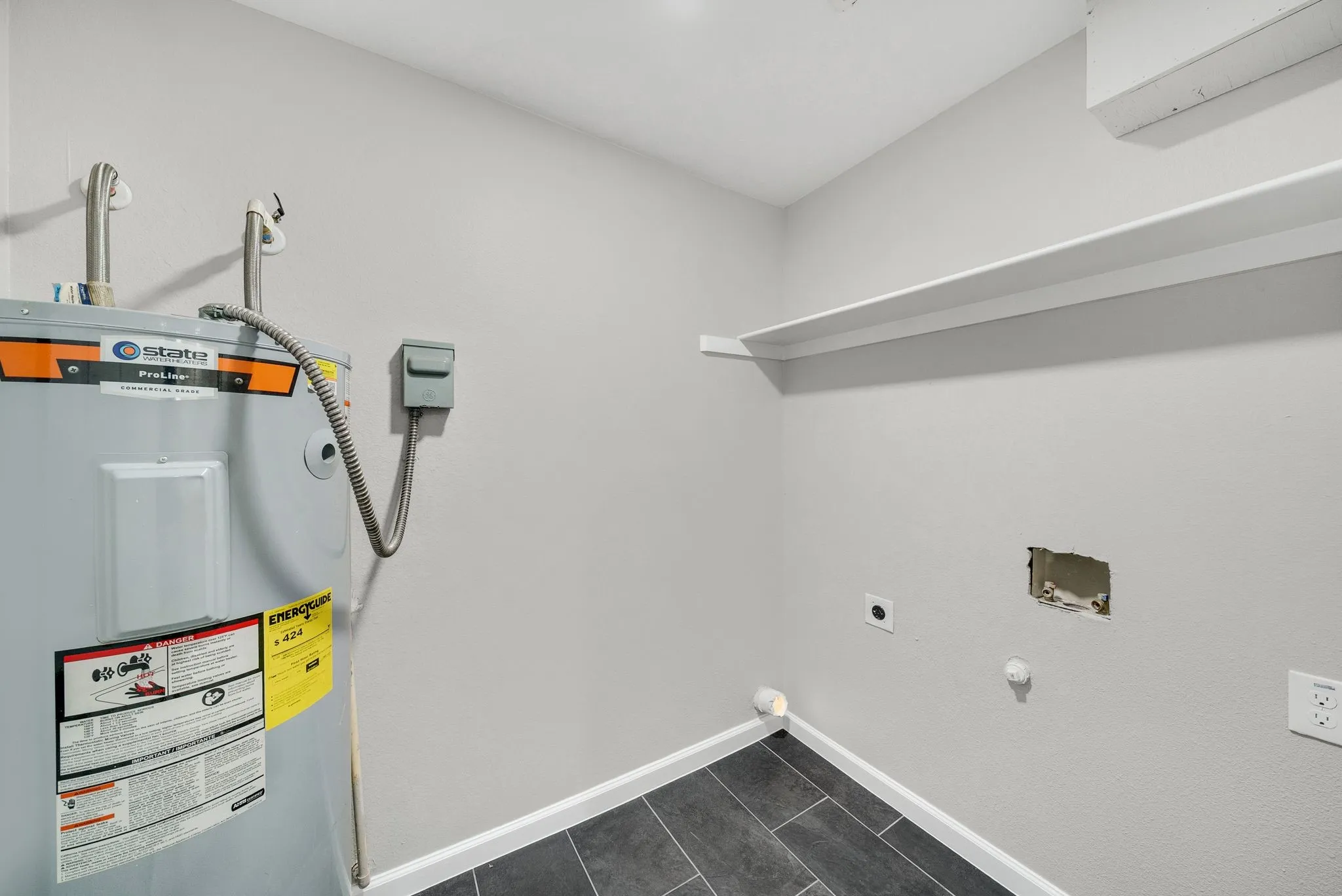Single Family Residence For Sale in Dallas County , 2803 Valentine Street, Dallas, Texas 75215, 2 Bedroom, 1 Bathroom, Garage spaces, 1,012 Sqft, built in 1925, mls#21398863, Real Estate Agent in Dallas, Homes For Sale in Dallas county, Homes For Sale in Dallas, Realtor in Dallas Texas, Real Estate Brokerage Independent Realty Texas, Luminita Cordes Realtor