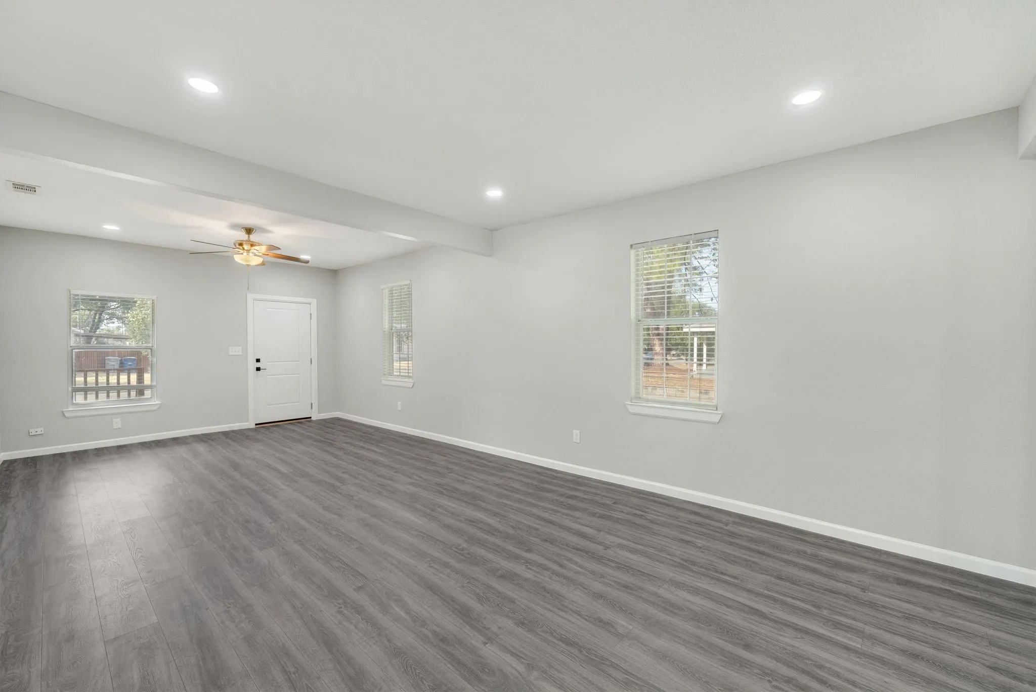 Single Family Residence For Sale in Dallas County , 2803 Valentine Street, Dallas, Texas 75215, 2 Bedroom, 1 Bathroom, Garage spaces, 1,012 Sqft, built in 1925, mls#21398863, Real Estate Agent in Dallas, Homes For Sale in Dallas county, Homes For Sale in Dallas, Realtor in Dallas Texas, Real Estate Brokerage Independent Realty Texas, Luminita Cordes Realtor
