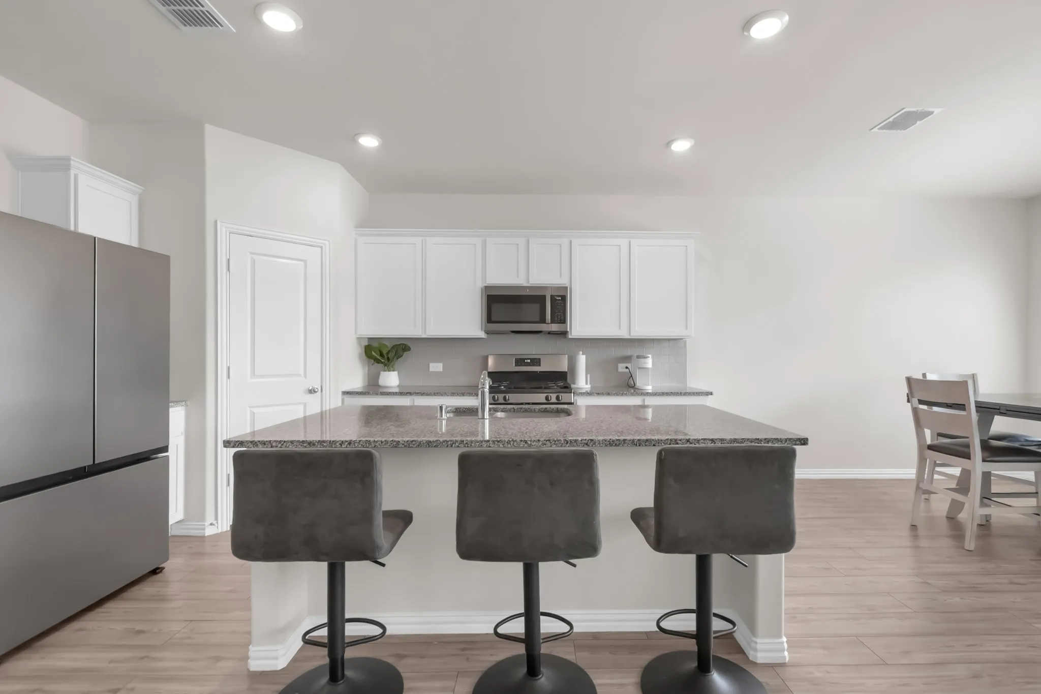 Single Family Residence For Sale in Collin County , 1711 Stonefield Drive, Anna, Texas 75409, 3 Bedroom, 2 Bathroom, 2 Garage spaces, 1,606 Sqft, built in 2020, mls#21396724, Real Estate Agent in Anna, Homes For Sale in Collin county, Homes For Sale in Anna, Realtor in Anna Texas, Real Estate Brokerage Independent Realty Texas, Luminita Cordes Realtor