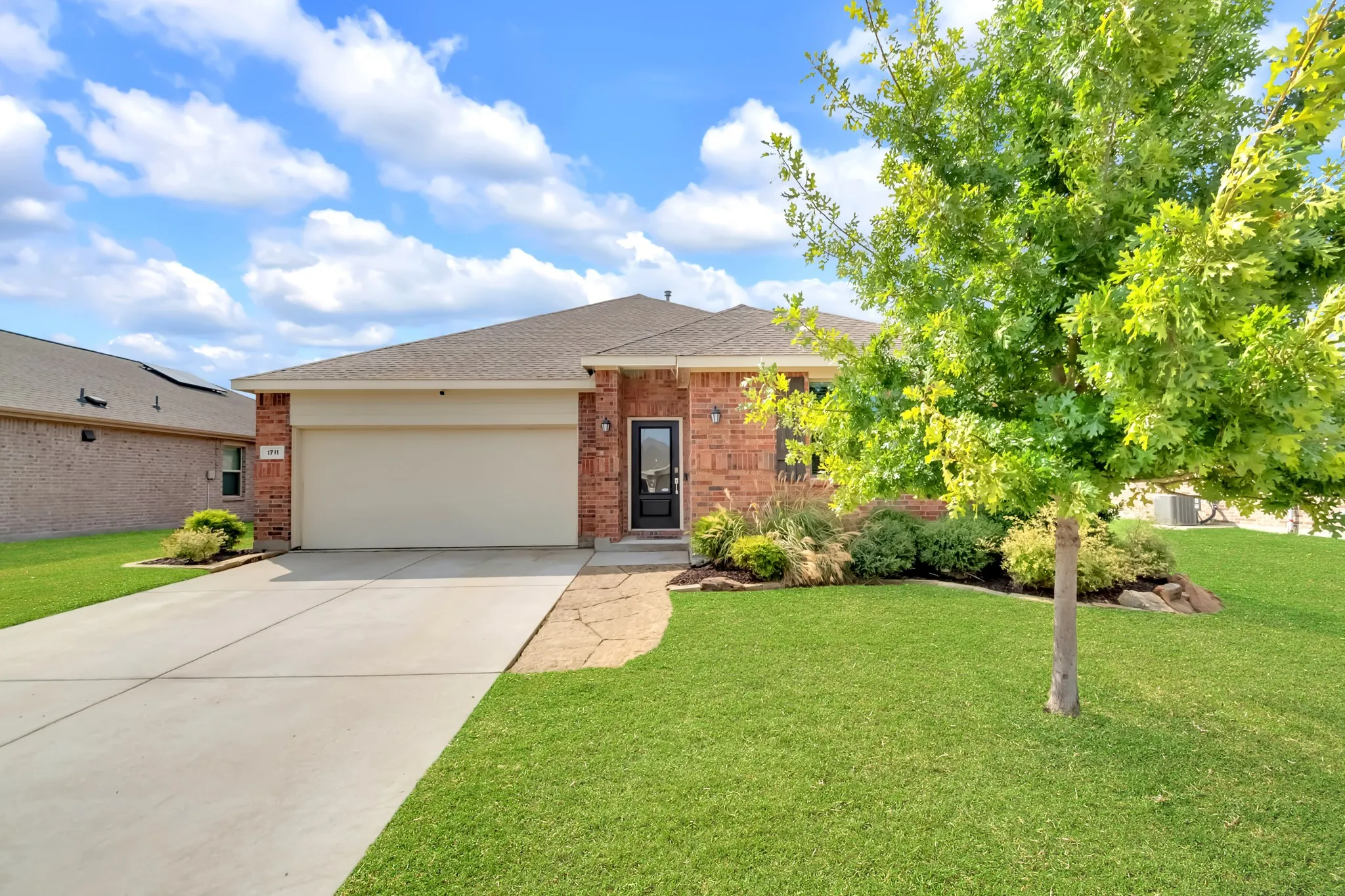 Single Family Residence For Sale in Collin County , 1711 Stonefield Drive, Anna, Texas 75409, 3 Bedroom, 2 Bathroom, 2 Garage spaces, 1,606 Sqft, built in 2020, mls#21396724, Real Estate Agent in Anna, Homes For Sale in Collin county, Homes For Sale in Anna, Realtor in Anna Texas, Real Estate Brokerage Independent Realty Texas, Luminita Cordes Realtor