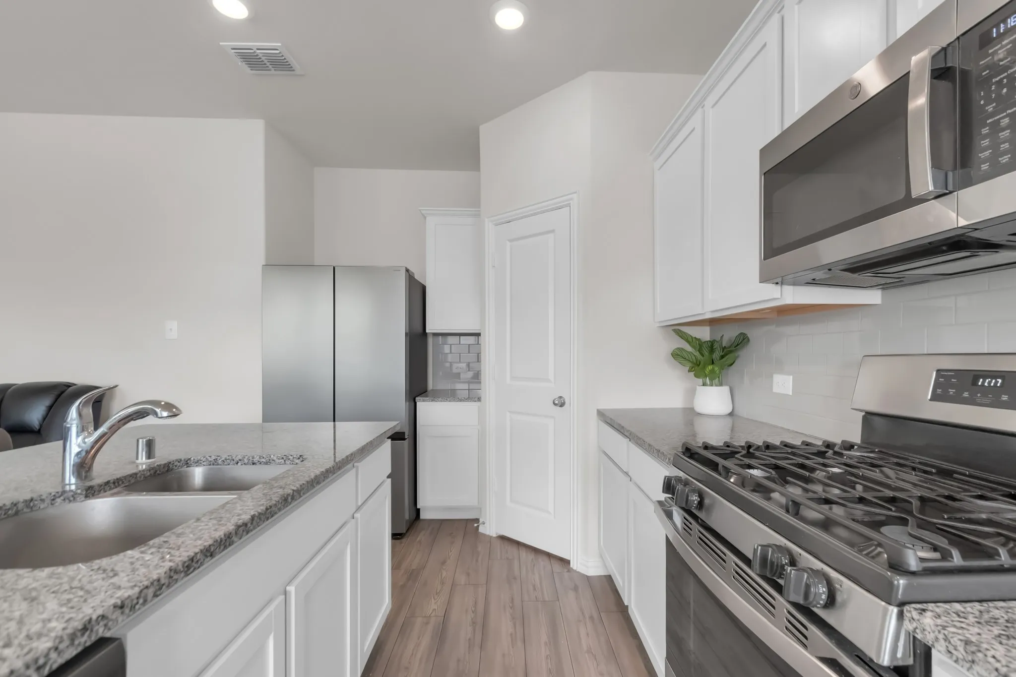Single Family Residence For Sale in Collin County , 1711 Stonefield Drive, Anna, Texas 75409, 3 Bedroom, 2 Bathroom, 2 Garage spaces, 1,606 Sqft, built in 2020, mls#21396724, Real Estate Agent in Anna, Homes For Sale in Collin county, Homes For Sale in Anna, Realtor in Anna Texas, Real Estate Brokerage Independent Realty Texas, Luminita Cordes Realtor