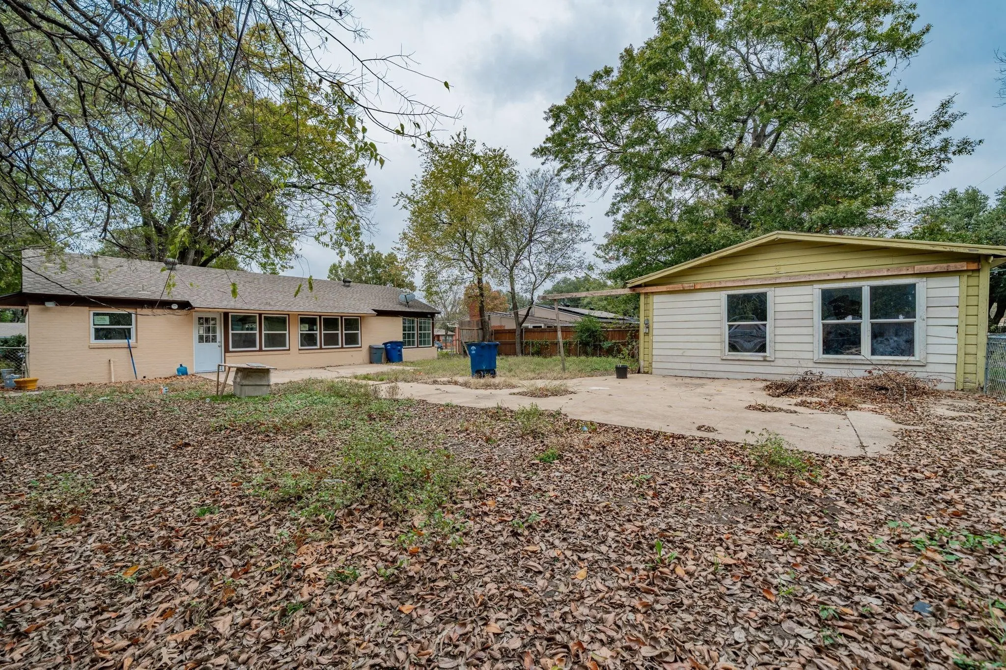 Single Family Residence For Sale in Dallas County , 2426 Salerno Drive, Dallas, Texas 75224, 3 Bedroom, 1 Bathroom, Garage spaces, 1,278 Sqft, built in 1946, mls#21401970, Real Estate Agent in Dallas, Homes For Sale in Dallas county, Homes For Sale in Dallas, Realtor in Dallas Texas, Real Estate Brokerage Independent Realty Texas, Luminita Cordes Realtor