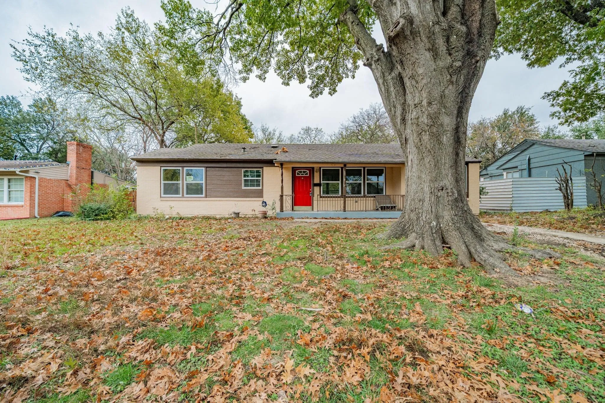 Single Family Residence For Sale in Dallas County , 2426 Salerno Drive, Dallas, Texas 75224, 3 Bedroom, 1 Bathroom, Garage spaces, 1,278 Sqft, built in 1946, mls#21401970, Real Estate Agent in Dallas, Homes For Sale in Dallas county, Homes For Sale in Dallas, Realtor in Dallas Texas, Real Estate Brokerage Independent Realty Texas, Luminita Cordes Realtor