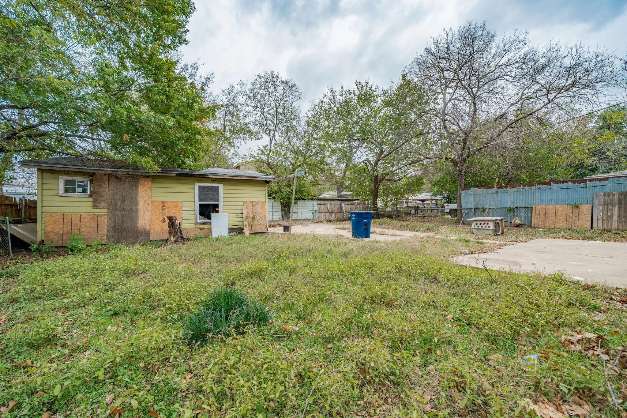 Single Family Residence For Sale in Dallas County , 2426 Salerno Drive, Dallas, Texas 75224, 3 Bedroom, 1 Bathroom, Garage spaces, 1,278 Sqft, built in 1946, mls#21401970, Real Estate Agent in Dallas, Homes For Sale in Dallas county, Homes For Sale in Dallas, Realtor in Dallas Texas, Real Estate Brokerage Independent Realty Texas, Luminita Cordes Realtor