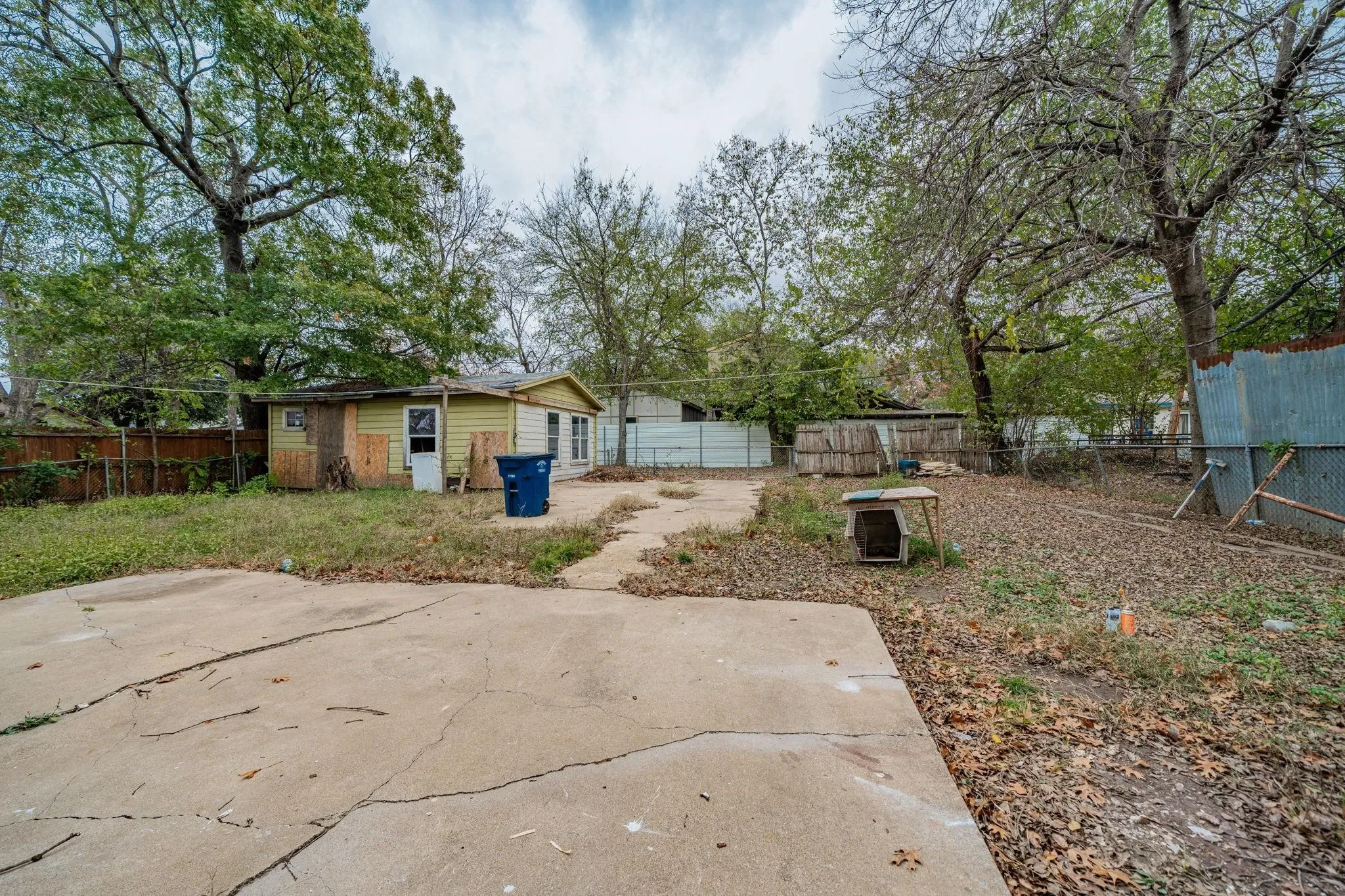 Single Family Residence For Sale in Dallas County , 2426 Salerno Drive, Dallas, Texas 75224, 3 Bedroom, 1 Bathroom, Garage spaces, 1,278 Sqft, built in 1946, mls#21401970, Real Estate Agent in Dallas, Homes For Sale in Dallas county, Homes For Sale in Dallas, Realtor in Dallas Texas, Real Estate Brokerage Independent Realty Texas, Luminita Cordes Realtor
