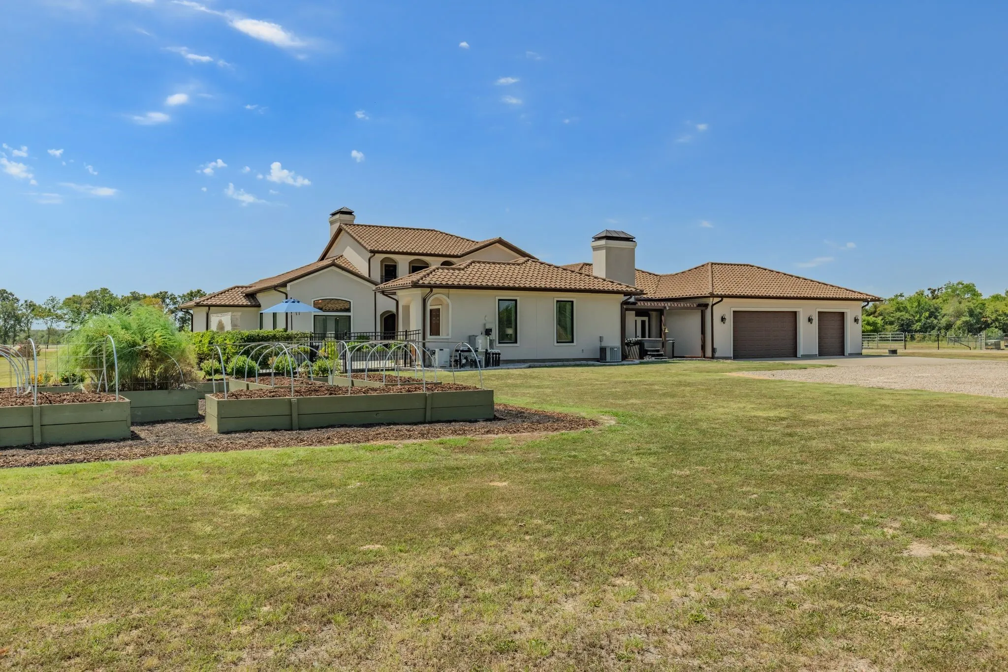 Single Family Residence For Sale in Lamar County , 11819 Farm Road 195, Paris, Texas 75462, 3 Bedroom, 4 Bathroom, 3 Garage spaces, 4,496 Sqft, built in 2012, mls#21399729, Real Estate Agent in Paris, Homes For Sale in Lamar county, Homes For Sale in Paris, Realtor in Paris Texas, Real Estate Brokerage Independent Realty Texas, Luminita Cordes Realtor