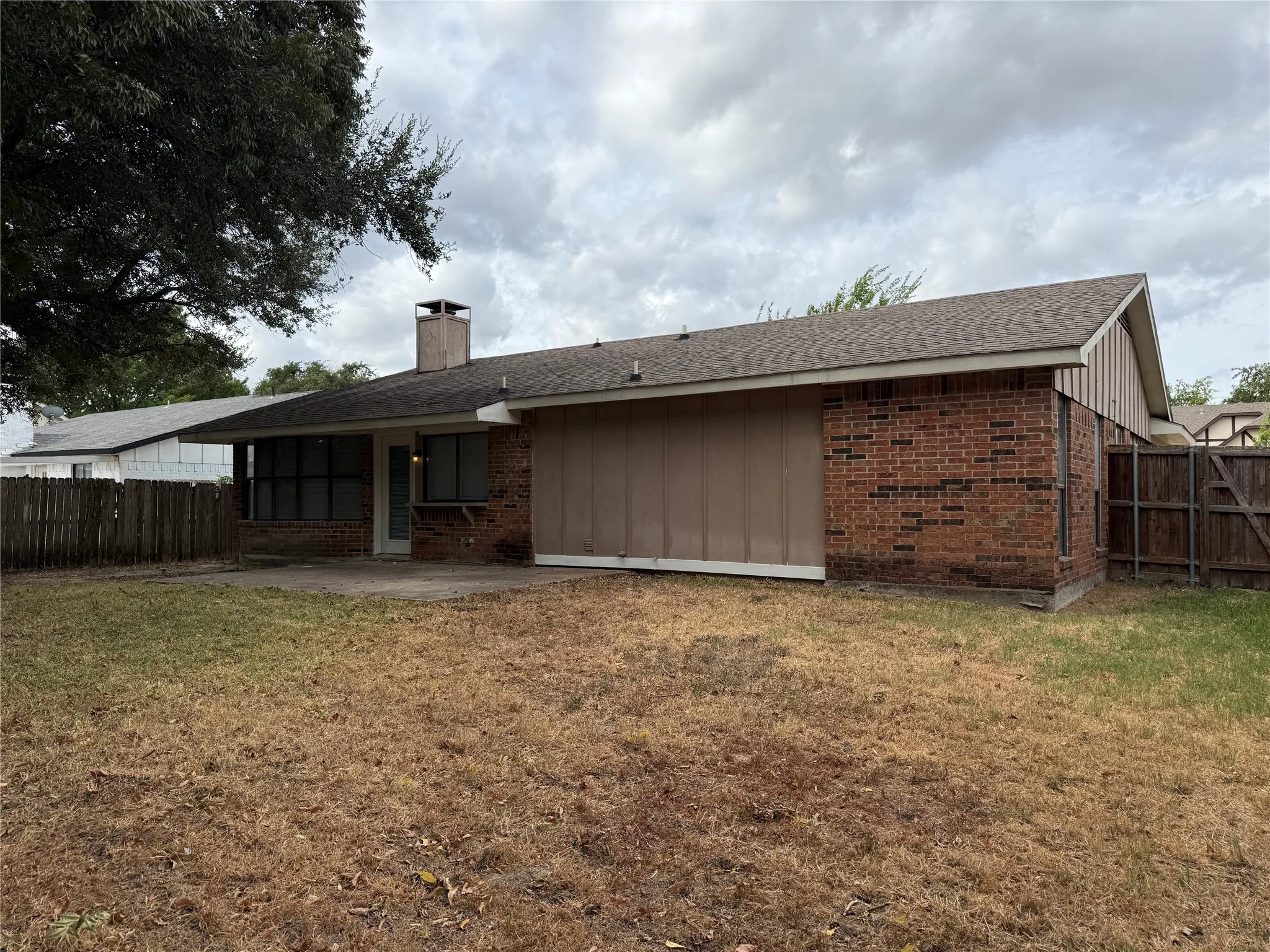 Single Family Residence For Rent in Collin County , 1464 Larchmont Drive, Plano, Texas 75074, 3 Bedroom, 2 Bathroom, 2 Garage spaces, 1,464 Sqft, built in 1983, mls#21402438, Real Estate Agent in Plano, Homes For Rent in Collin county, Homes For Rent in Plano, Realtor in Plano Texas, Real Estate Brokerage Independent Realty Texas, Luminita Cordes Realtor