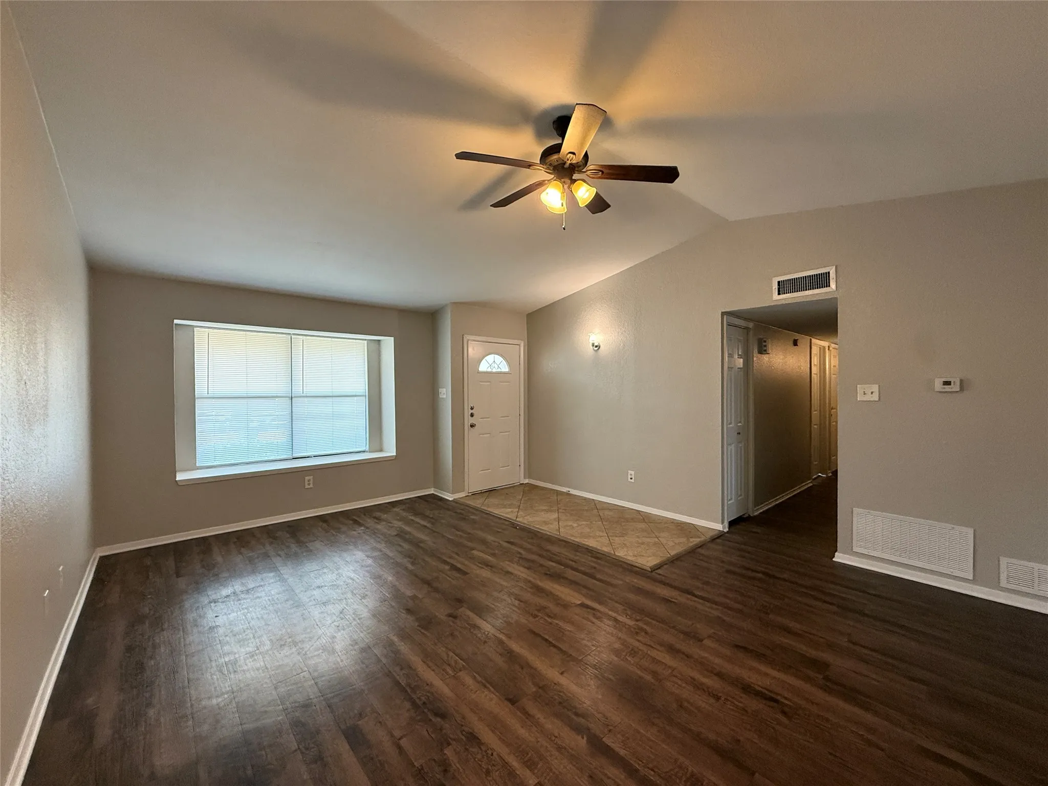 Single Family Residence For Rent in Collin County , 1464 Larchmont Drive, Plano, Texas 75074, 3 Bedroom, 2 Bathroom, 2 Garage spaces, 1,464 Sqft, built in 1983, mls#21402438, Real Estate Agent in Plano, Homes For Rent in Collin county, Homes For Rent in Plano, Realtor in Plano Texas, Real Estate Brokerage Independent Realty Texas, Luminita Cordes Realtor