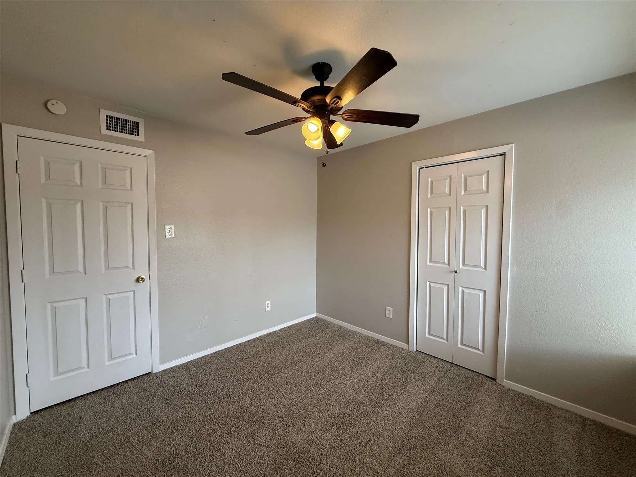 Single Family Residence For Rent in Collin County , 1464 Larchmont Drive, Plano, Texas 75074, 3 Bedroom, 2 Bathroom, 2 Garage spaces, 1,464 Sqft, built in 1983, mls#21402438, Real Estate Agent in Plano, Homes For Rent in Collin county, Homes For Rent in Plano, Realtor in Plano Texas, Real Estate Brokerage Independent Realty Texas, Luminita Cordes Realtor