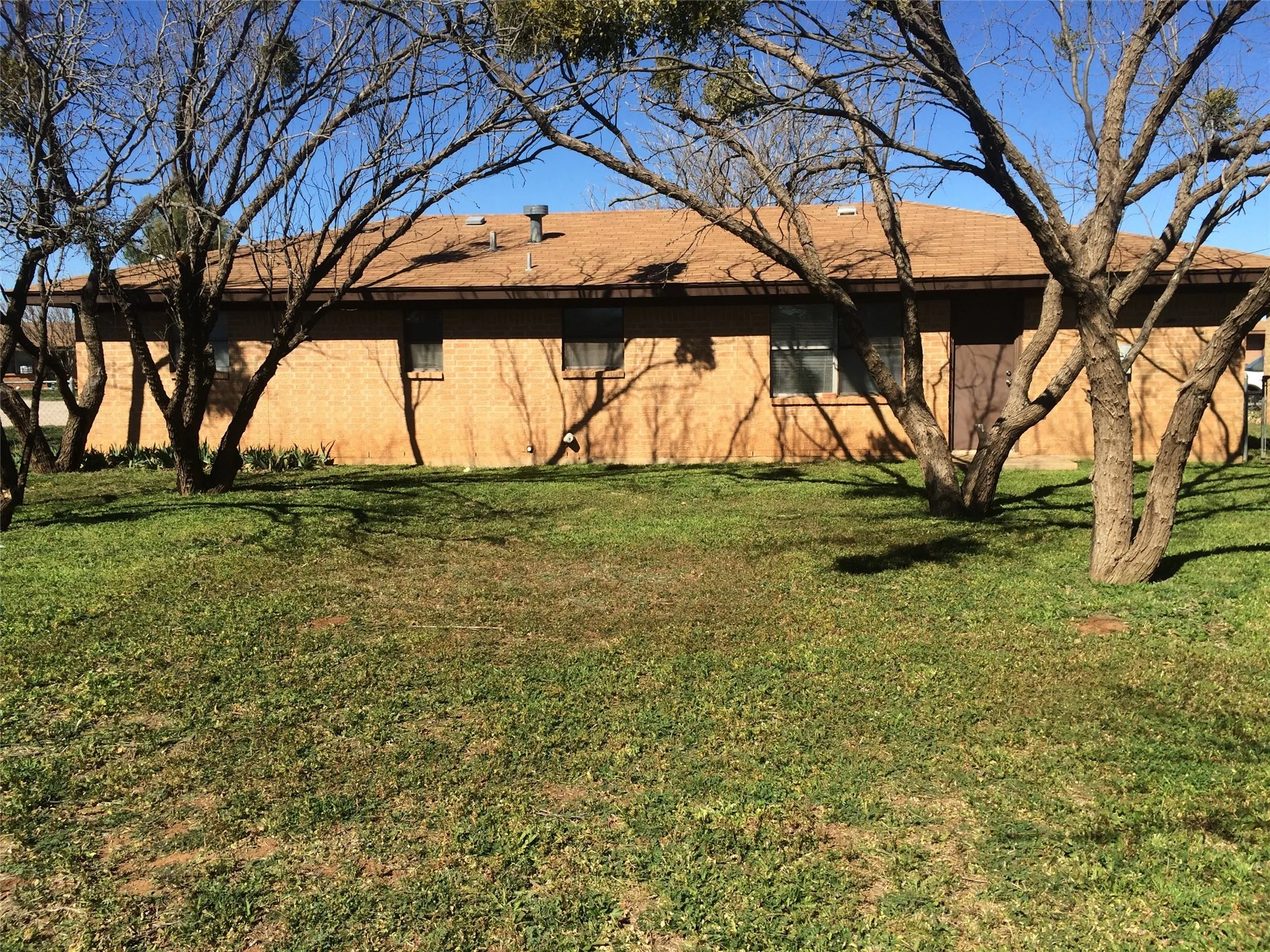 Single Family Residence For Rent in Taylor County , 8 Ron Circle, Merkel, Texas 79536, 3 Bedroom, 1 Bathroom, 1 Garage spaces, 1,000 Sqft, built in 1980, mls#21402440, Real Estate Agent in Merkel, Homes For Rent in Taylor county, Homes For Rent in Merkel, Realtor in Merkel Texas, Real Estate Brokerage Independent Realty Texas, Luminita Cordes Realtor