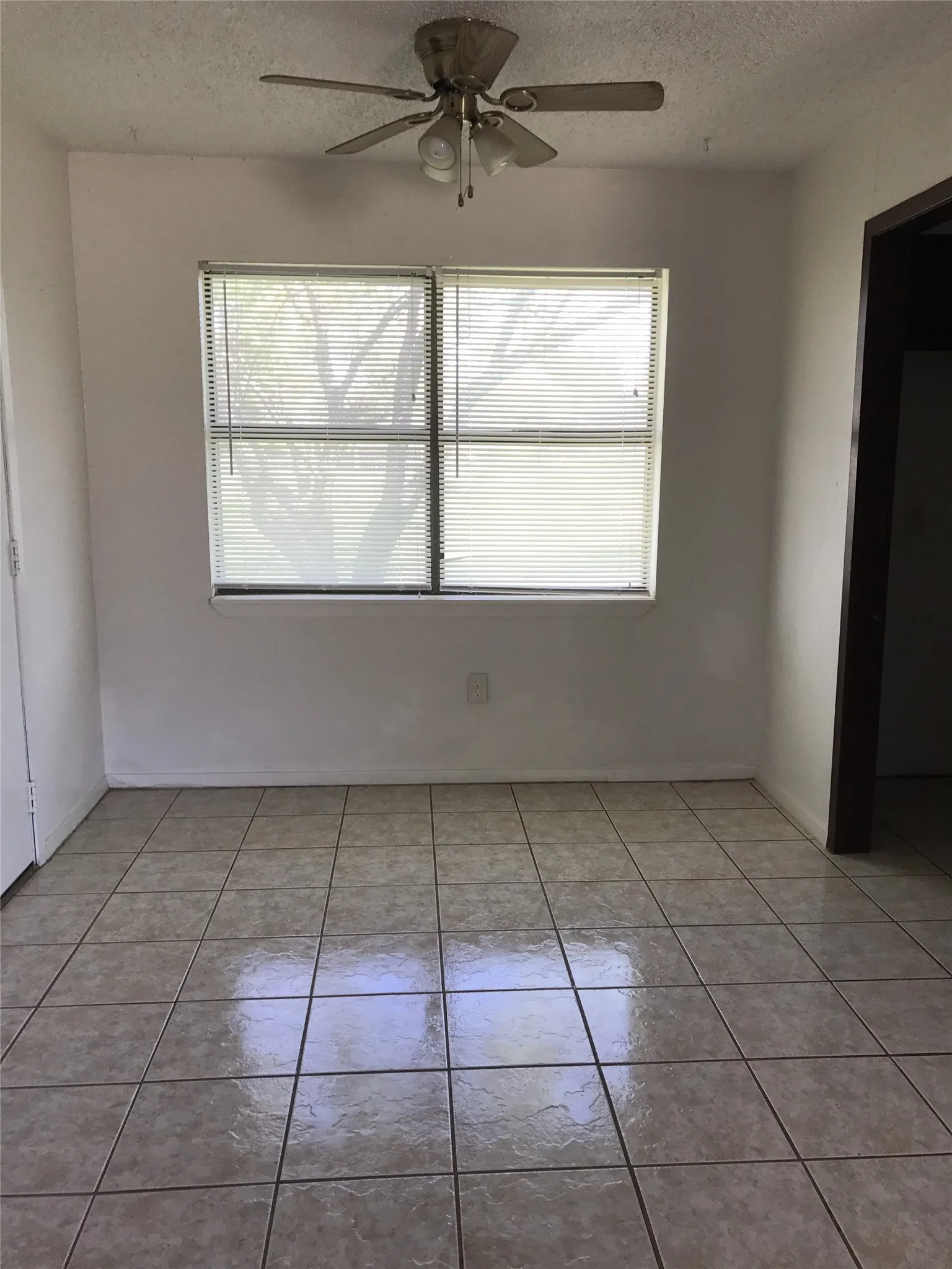 Single Family Residence For Rent in Taylor County , 8 Ron Circle, Merkel, Texas 79536, 3 Bedroom, 1 Bathroom, 1 Garage spaces, 1,000 Sqft, built in 1980, mls#21402440, Real Estate Agent in Merkel, Homes For Rent in Taylor county, Homes For Rent in Merkel, Realtor in Merkel Texas, Real Estate Brokerage Independent Realty Texas, Luminita Cordes Realtor
