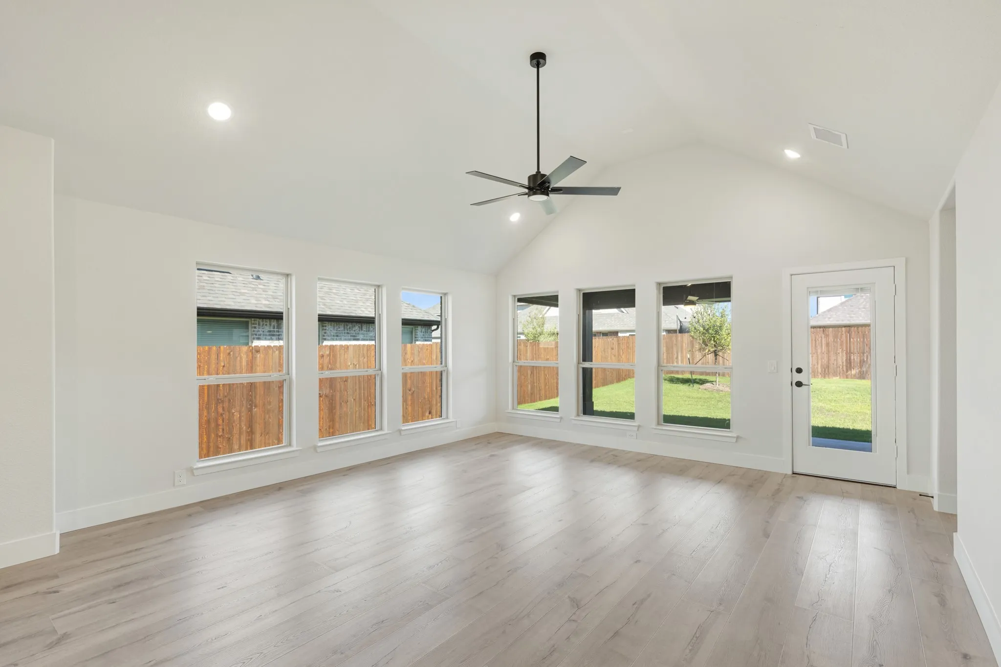 Single Family Residence For Sale in Dallas County , 409 Chestnut Lane, Glenn Heights, Texas 75154, 4 Bedroom, 2 Bathroom, 2 Garage spaces, 2,243 Sqft, built in 2026, mls#21402446, Real Estate Agent in Glenn Heights, Homes For Sale in Dallas county, Homes For Sale in Glenn Heights, Realtor in Glenn Heights Texas, Real Estate Brokerage Independent Realty Texas, Luminita Cordes Realtor