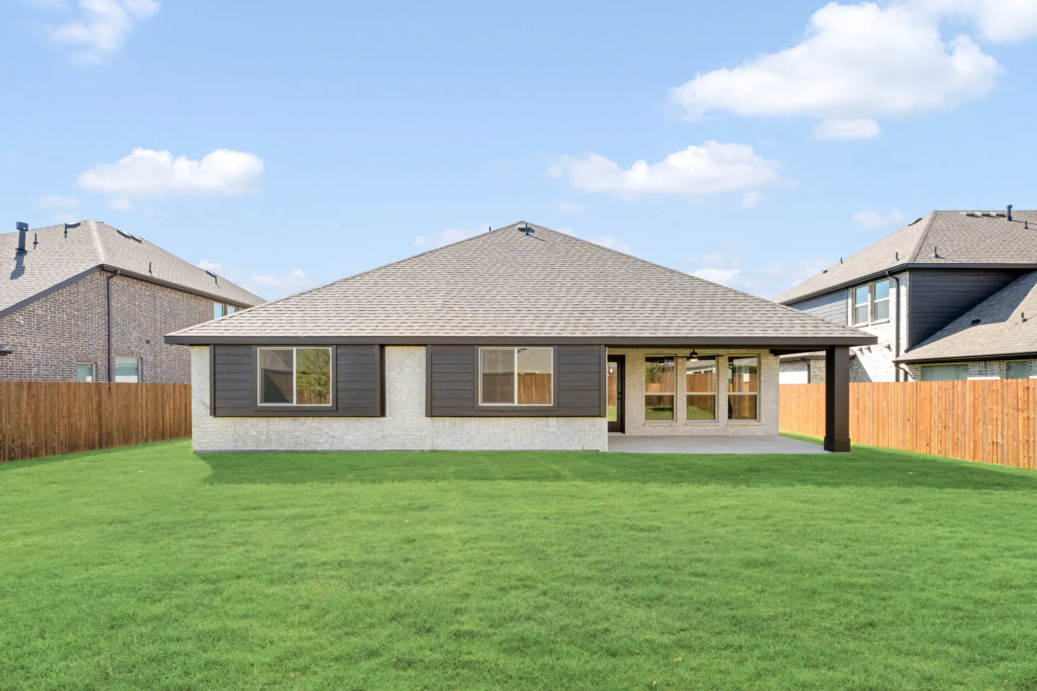 Single Family Residence For Sale in Dallas County , 409 Chestnut Lane, Glenn Heights, Texas 75154, 4 Bedroom, 2 Bathroom, 2 Garage spaces, 2,243 Sqft, built in 2026, mls#21402446, Real Estate Agent in Glenn Heights, Homes For Sale in Dallas county, Homes For Sale in Glenn Heights, Realtor in Glenn Heights Texas, Real Estate Brokerage Independent Realty Texas, Luminita Cordes Realtor