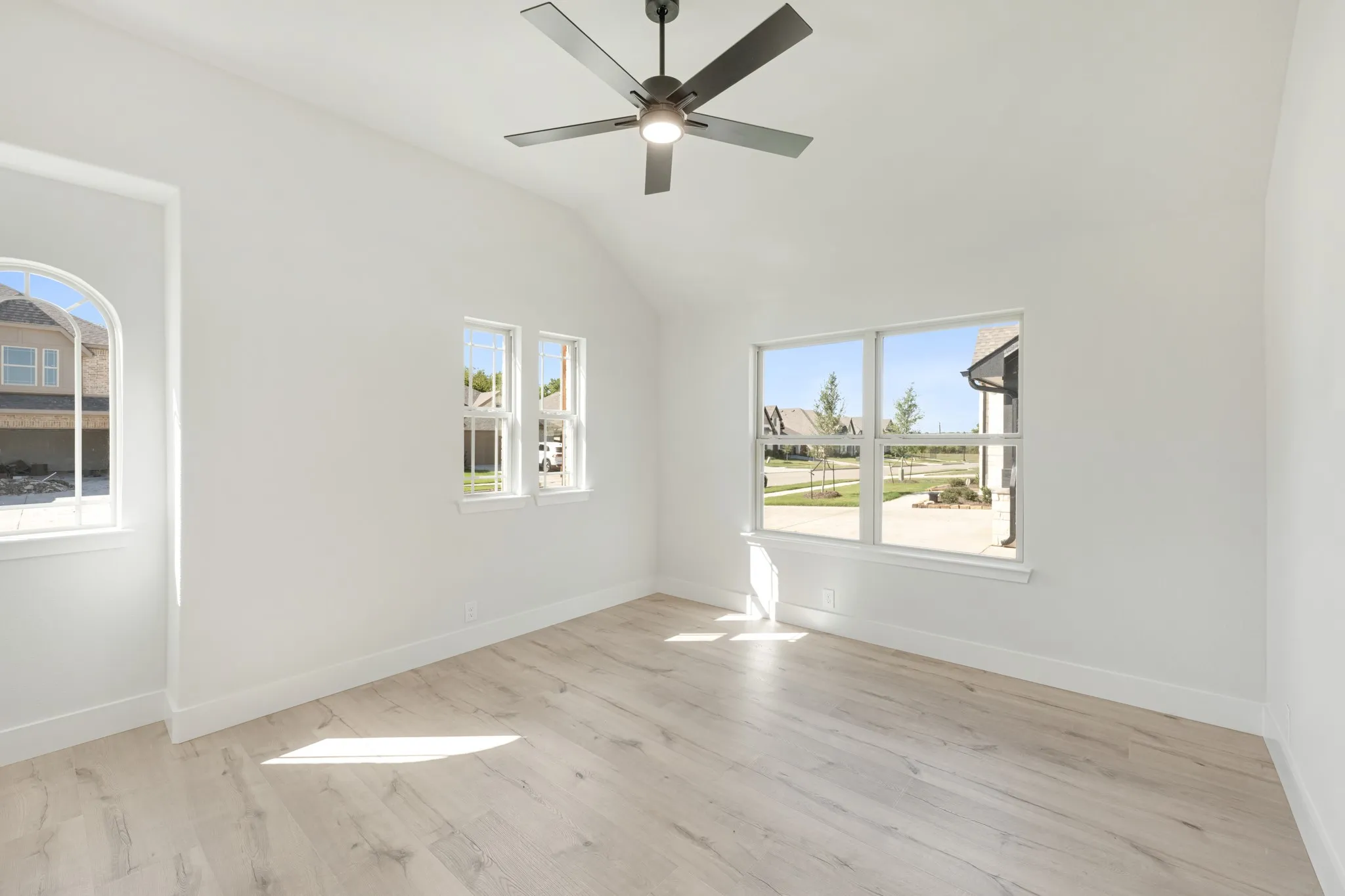 Single Family Residence For Sale in Dallas County , 409 Chestnut Lane, Glenn Heights, Texas 75154, 4 Bedroom, 2 Bathroom, 2 Garage spaces, 2,243 Sqft, built in 2026, mls#21402446, Real Estate Agent in Glenn Heights, Homes For Sale in Dallas county, Homes For Sale in Glenn Heights, Realtor in Glenn Heights Texas, Real Estate Brokerage Independent Realty Texas, Luminita Cordes Realtor