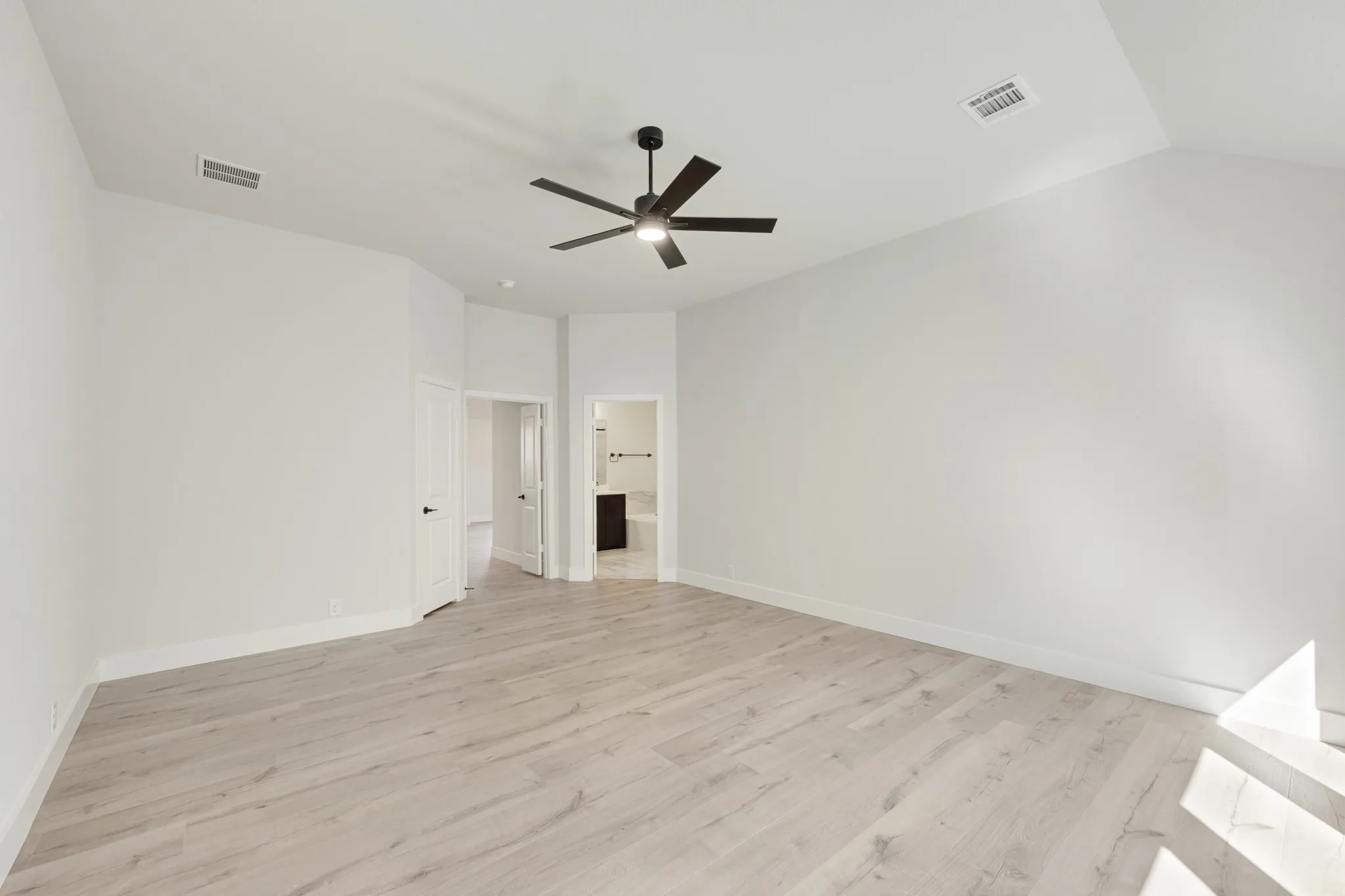 Single Family Residence For Sale in Dallas County , 409 Chestnut Lane, Glenn Heights, Texas 75154, 4 Bedroom, 2 Bathroom, 2 Garage spaces, 2,243 Sqft, built in 2026, mls#21402446, Real Estate Agent in Glenn Heights, Homes For Sale in Dallas county, Homes For Sale in Glenn Heights, Realtor in Glenn Heights Texas, Real Estate Brokerage Independent Realty Texas, Luminita Cordes Realtor