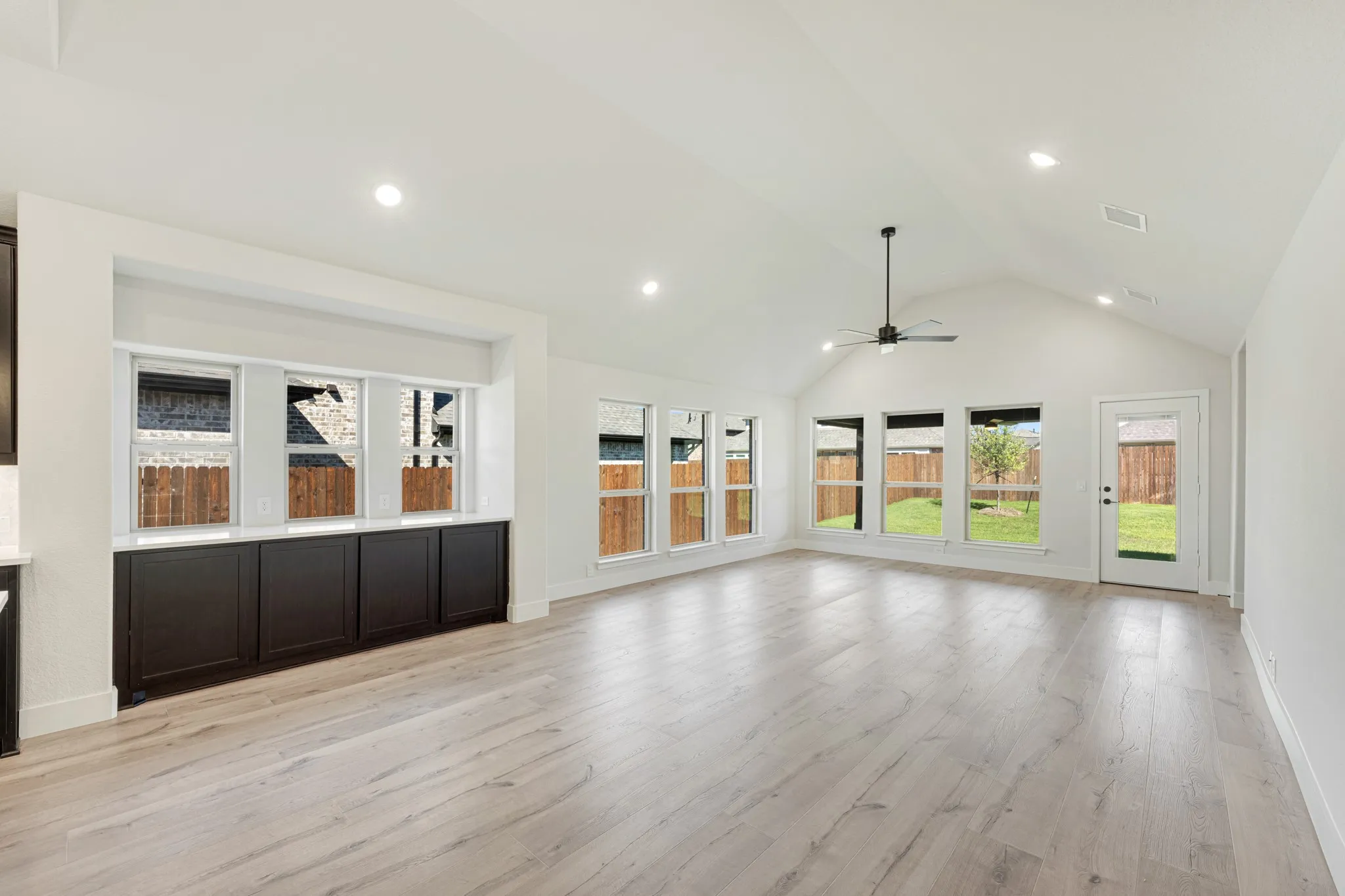 Single Family Residence For Sale in Dallas County , 409 Chestnut Lane, Glenn Heights, Texas 75154, 4 Bedroom, 2 Bathroom, 2 Garage spaces, 2,243 Sqft, built in 2026, mls#21402446, Real Estate Agent in Glenn Heights, Homes For Sale in Dallas county, Homes For Sale in Glenn Heights, Realtor in Glenn Heights Texas, Real Estate Brokerage Independent Realty Texas, Luminita Cordes Realtor