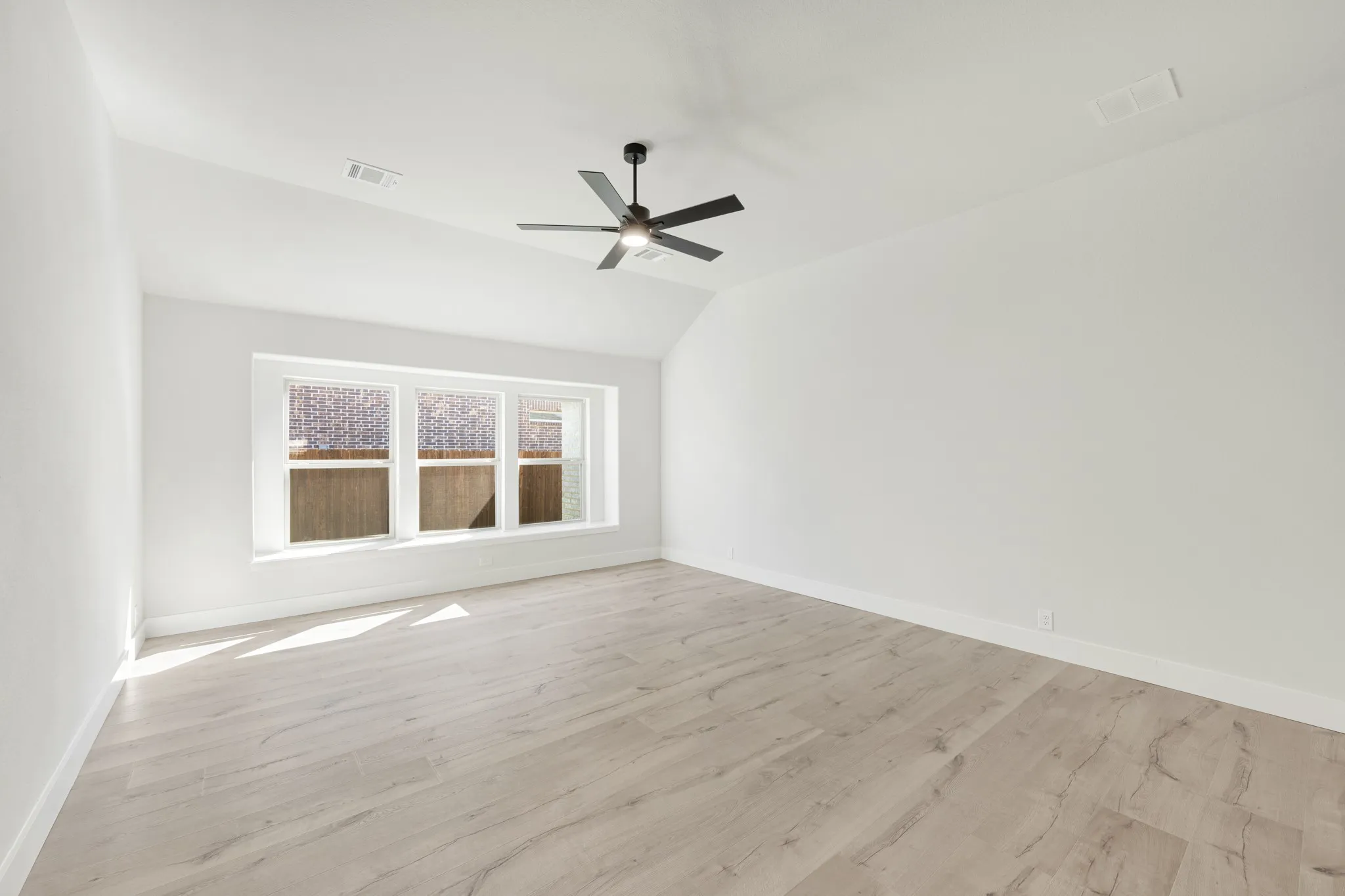 Single Family Residence For Sale in Dallas County , 409 Chestnut Lane, Glenn Heights, Texas 75154, 4 Bedroom, 2 Bathroom, 2 Garage spaces, 2,243 Sqft, built in 2026, mls#21402446, Real Estate Agent in Glenn Heights, Homes For Sale in Dallas county, Homes For Sale in Glenn Heights, Realtor in Glenn Heights Texas, Real Estate Brokerage Independent Realty Texas, Luminita Cordes Realtor