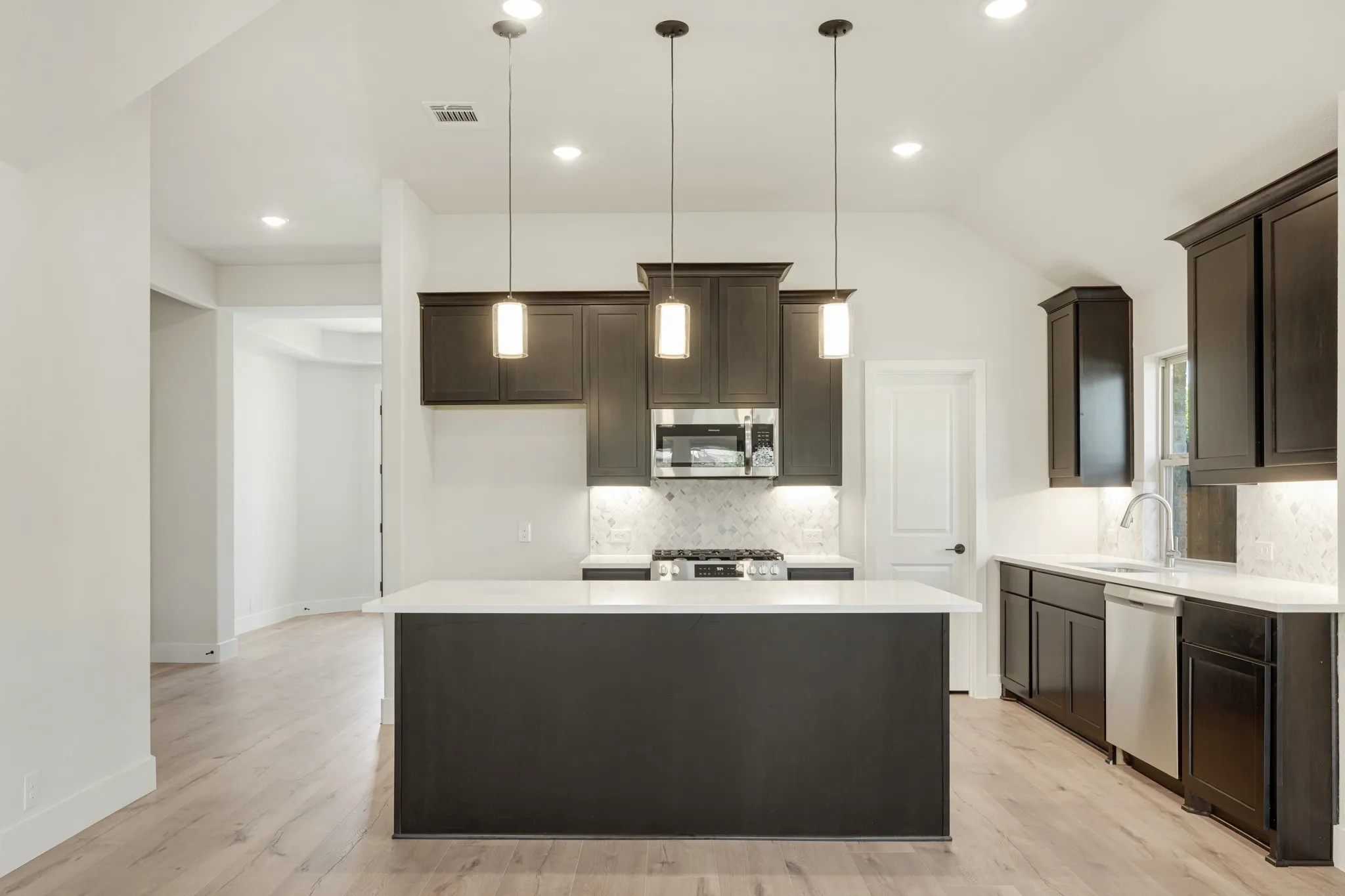 Single Family Residence For Sale in Dallas County , 409 Chestnut Lane, Glenn Heights, Texas 75154, 4 Bedroom, 2 Bathroom, 2 Garage spaces, 2,243 Sqft, built in 2026, mls#21402446, Real Estate Agent in Glenn Heights, Homes For Sale in Dallas county, Homes For Sale in Glenn Heights, Realtor in Glenn Heights Texas, Real Estate Brokerage Independent Realty Texas, Luminita Cordes Realtor