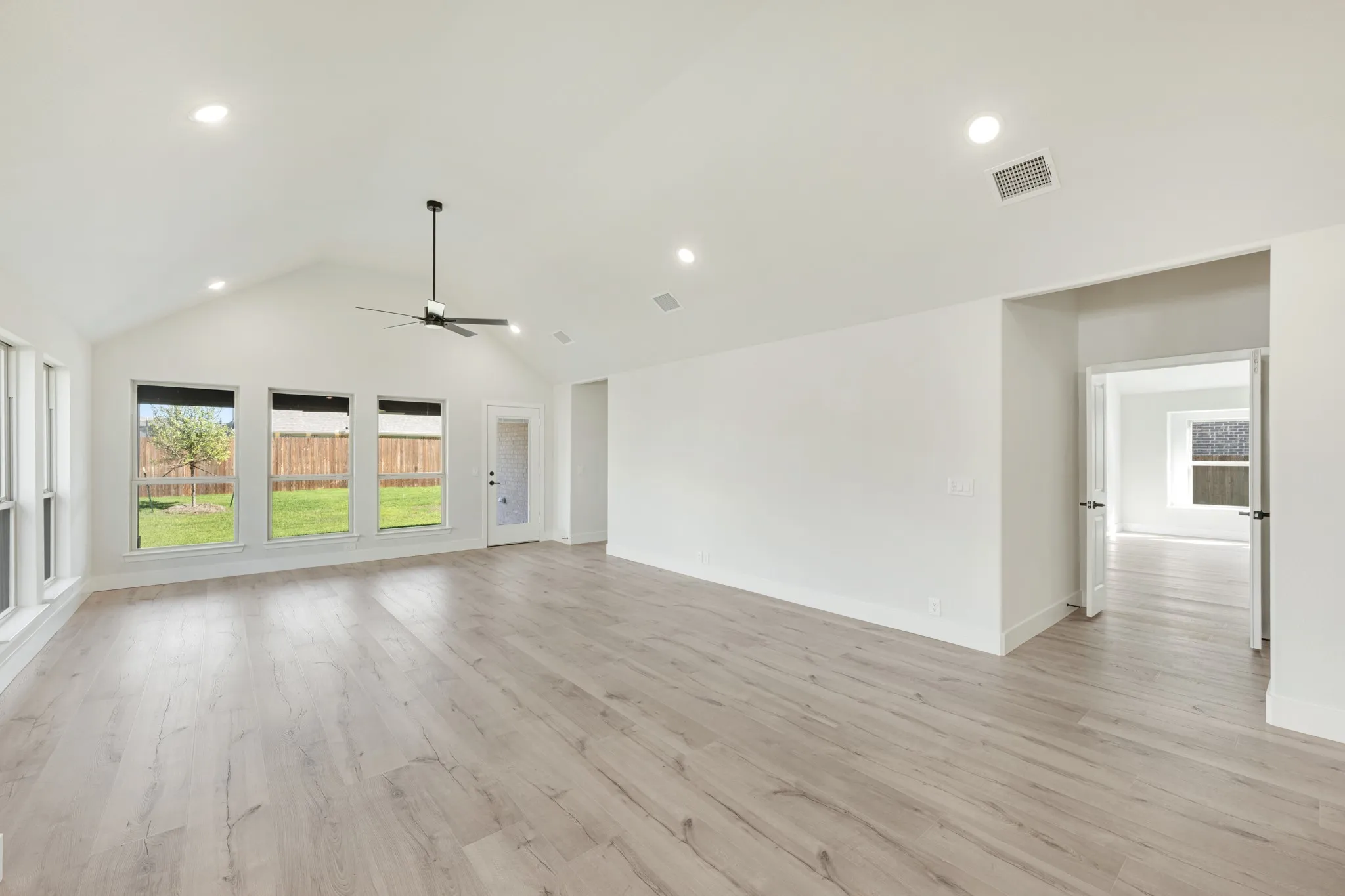 Single Family Residence For Sale in Dallas County , 409 Chestnut Lane, Glenn Heights, Texas 75154, 4 Bedroom, 2 Bathroom, 2 Garage spaces, 2,243 Sqft, built in 2026, mls#21402446, Real Estate Agent in Glenn Heights, Homes For Sale in Dallas county, Homes For Sale in Glenn Heights, Realtor in Glenn Heights Texas, Real Estate Brokerage Independent Realty Texas, Luminita Cordes Realtor