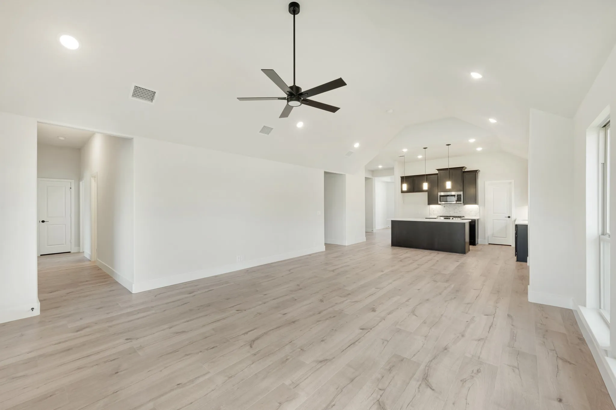 Single Family Residence For Sale in Dallas County , 409 Chestnut Lane, Glenn Heights, Texas 75154, 4 Bedroom, 2 Bathroom, 2 Garage spaces, 2,243 Sqft, built in 2026, mls#21402446, Real Estate Agent in Glenn Heights, Homes For Sale in Dallas county, Homes For Sale in Glenn Heights, Realtor in Glenn Heights Texas, Real Estate Brokerage Independent Realty Texas, Luminita Cordes Realtor