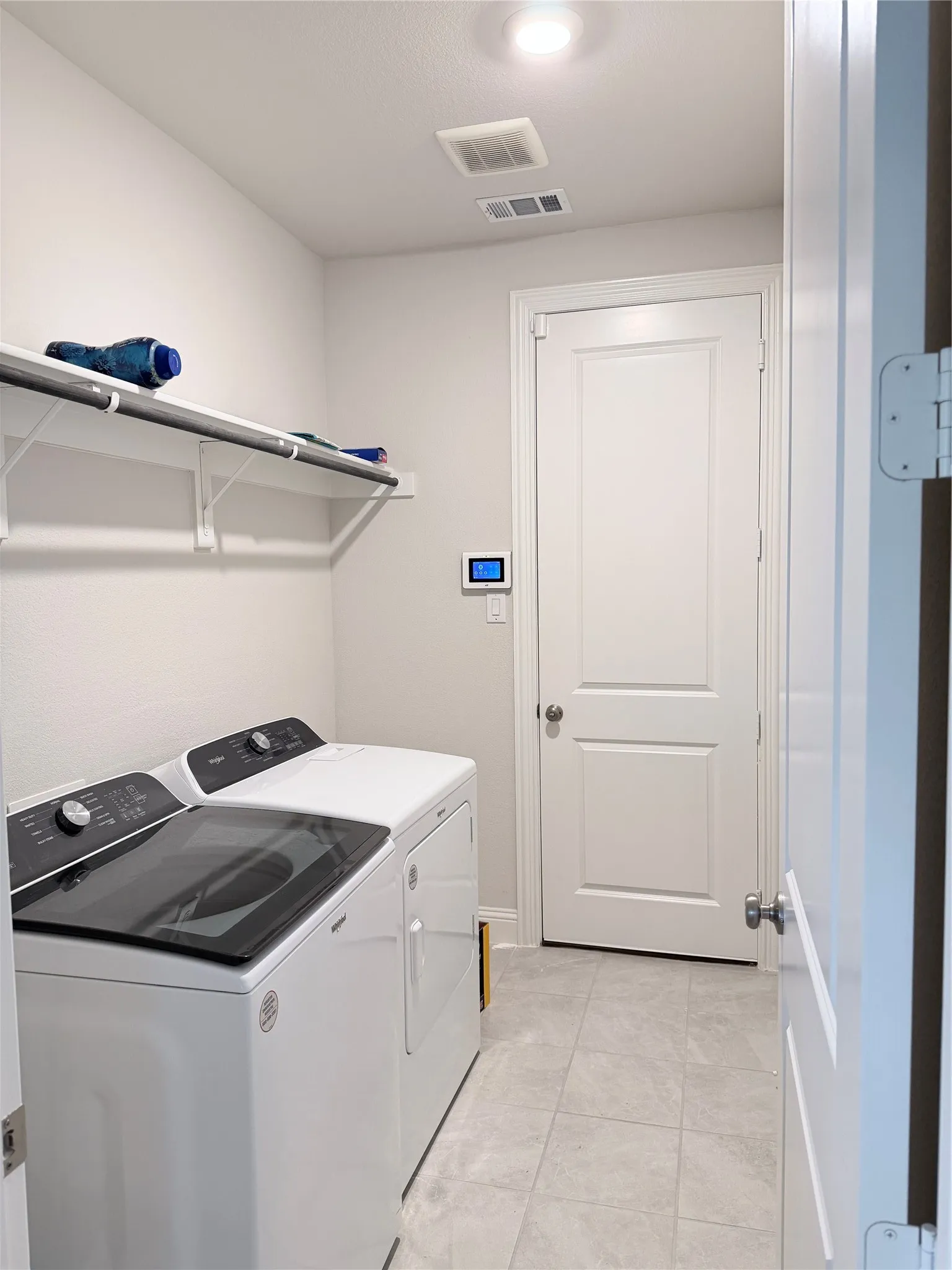 COMES WITH WASHER & DRYER!