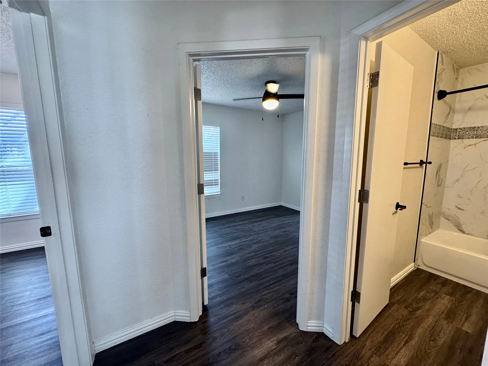 Single Family Residence For Sale in Hood County , 113 W Arnold Street, Granbury, Texas 76048, 3 Bedroom, 1 Bathroom, Garage spaces, 988 Sqft, built in 1939, mls#21402449, Real Estate Agent in Granbury, Homes For Sale in Hood county, Homes For Sale in Granbury, Realtor in Granbury Texas, Real Estate Brokerage Independent Realty Texas, Luminita Cordes Realtor