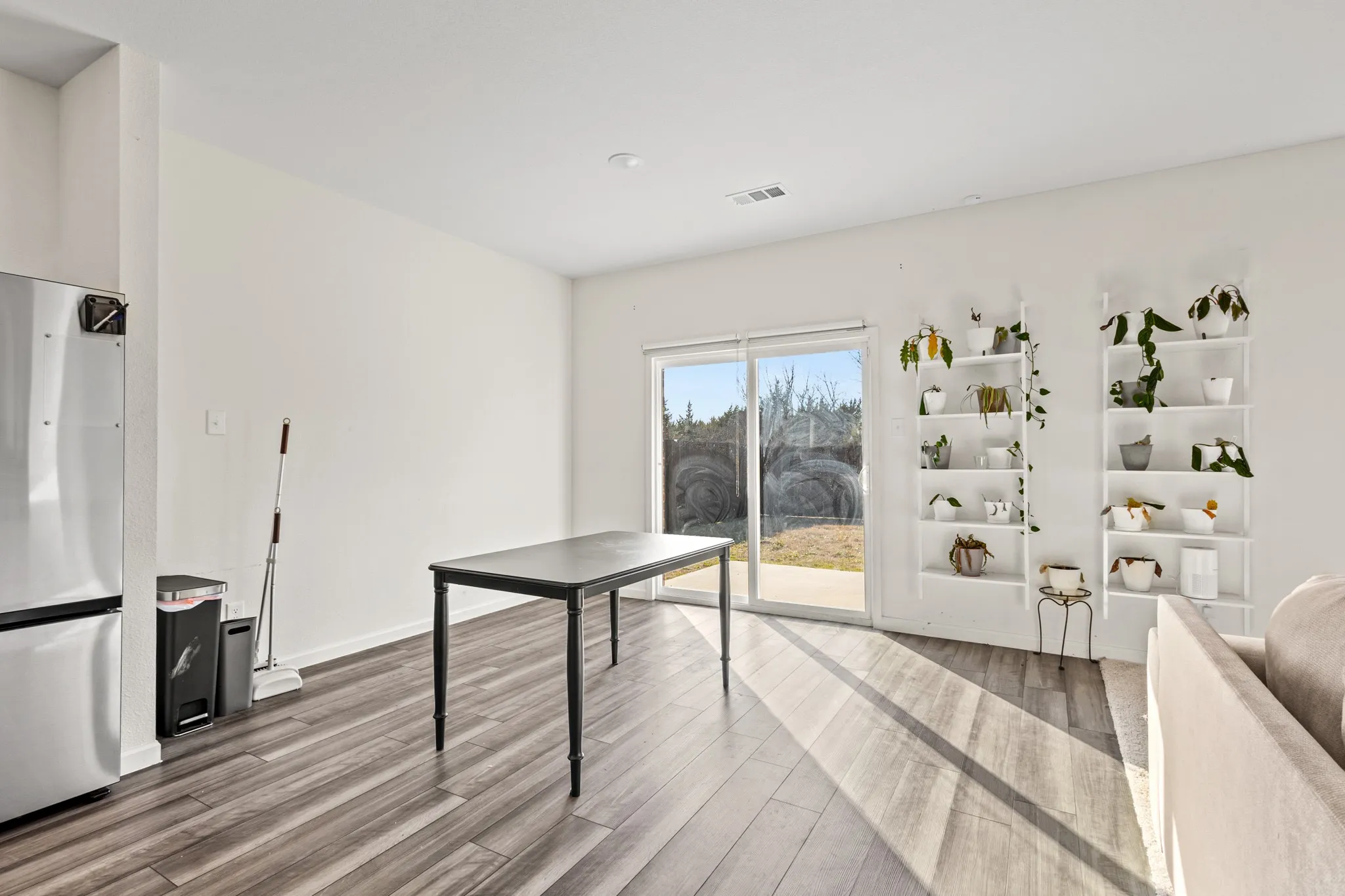 Single Family Residence For Rent in Ellis County , 2305 Frio River Road, Glenn Heights, Texas 75154, 3 Bedroom, 2 Bathroom, 2 Garage spaces, 1,718 Sqft, built in 2023, mls#21402442, Real Estate Agent in Glenn Heights, Homes For Rent in Ellis county, Homes For Rent in Glenn Heights, Realtor in Glenn Heights Texas, Real Estate Brokerage Independent Realty Texas, Luminita Cordes Realtor