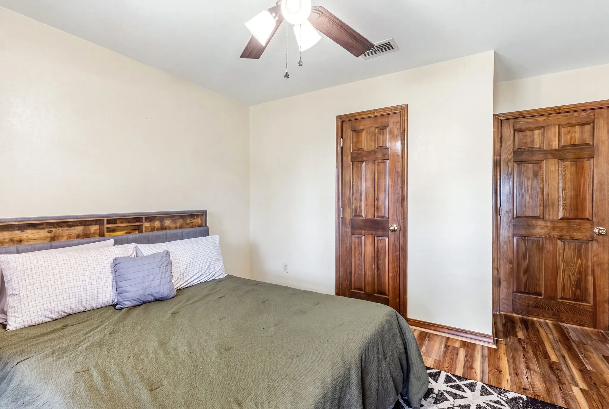Single Family Residence For Sale in Hopkins County , 101 Briarwood Street, Sulphur Springs, Texas 75482, 3 Bedroom, 3 Bathroom, 2 Garage spaces, 2,737 Sqft, built in 1987, mls#21400266, Real Estate Agent in Sulphur Springs, Homes For Sale in Hopkins county, Homes For Sale in Sulphur Springs, Realtor in Sulphur Springs Texas, Real Estate Brokerage Independent Realty Texas, Luminita Cordes Realtor