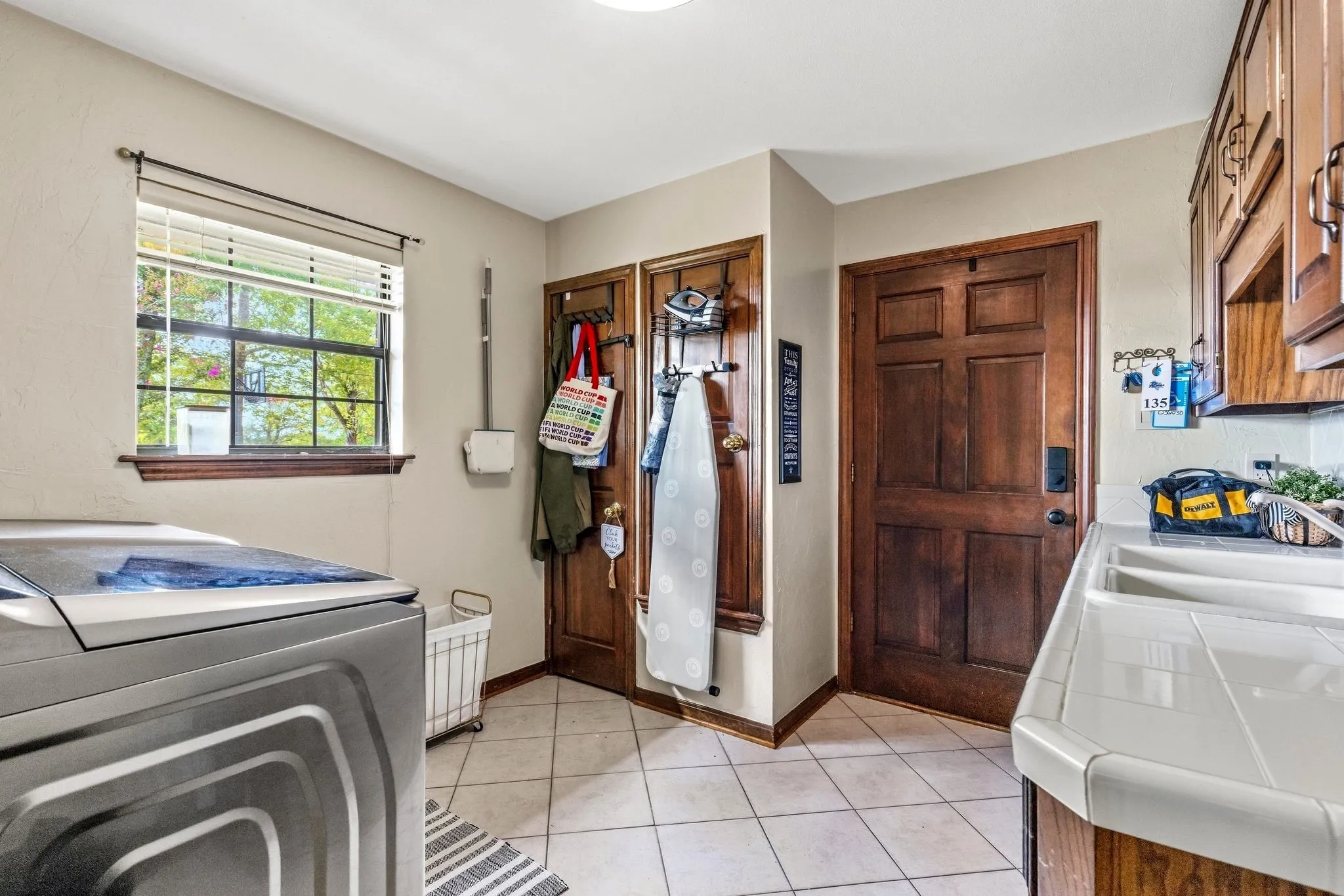 Single Family Residence For Sale in Hopkins County , 101 Briarwood Street, Sulphur Springs, Texas 75482, 3 Bedroom, 3 Bathroom, 2 Garage spaces, 2,737 Sqft, built in 1987, mls#21400266, Real Estate Agent in Sulphur Springs, Homes For Sale in Hopkins county, Homes For Sale in Sulphur Springs, Realtor in Sulphur Springs Texas, Real Estate Brokerage Independent Realty Texas, Luminita Cordes Realtor