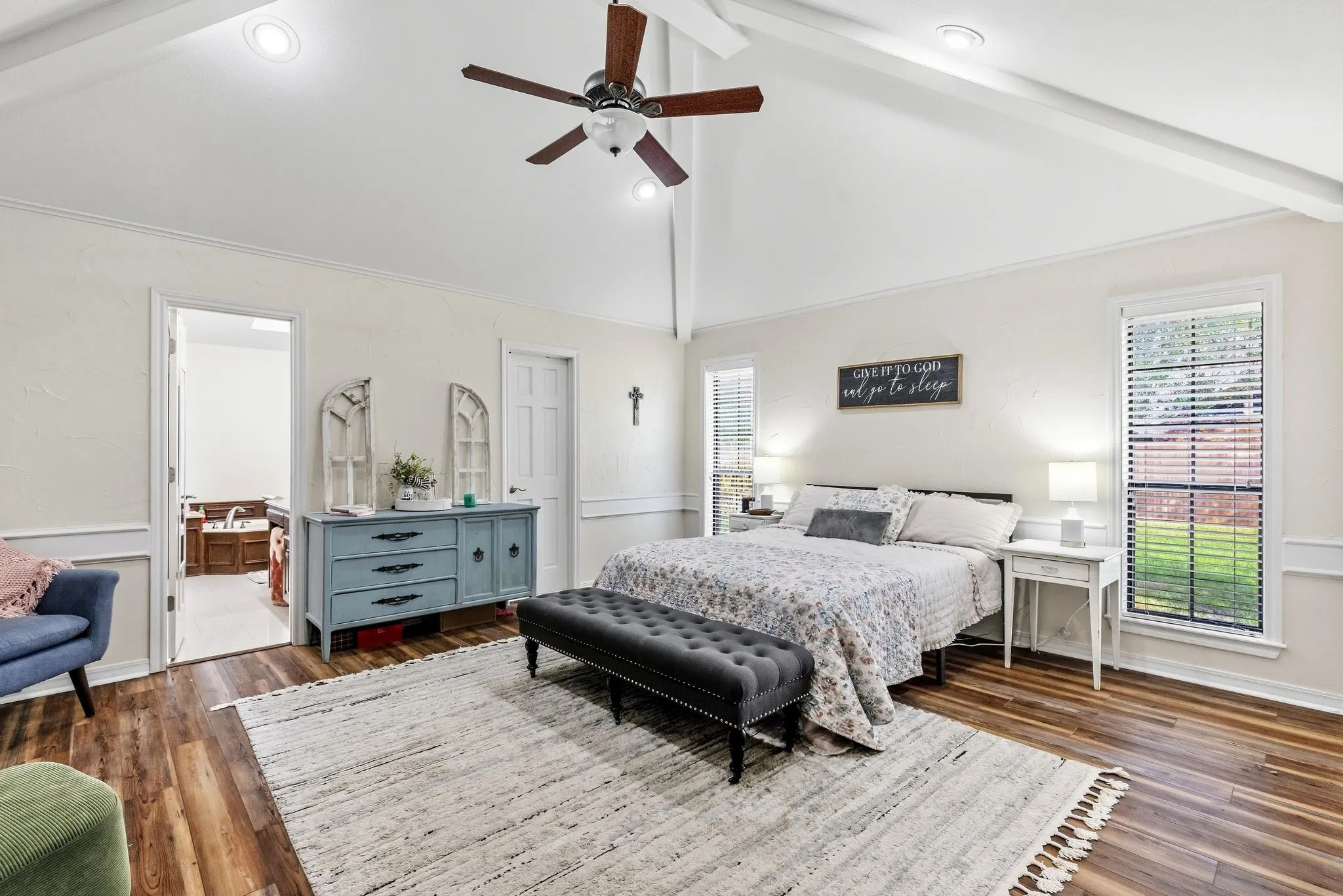 Single Family Residence For Sale in Hopkins County , 101 Briarwood Street, Sulphur Springs, Texas 75482, 3 Bedroom, 3 Bathroom, 2 Garage spaces, 2,737 Sqft, built in 1987, mls#21400266, Real Estate Agent in Sulphur Springs, Homes For Sale in Hopkins county, Homes For Sale in Sulphur Springs, Realtor in Sulphur Springs Texas, Real Estate Brokerage Independent Realty Texas, Luminita Cordes Realtor