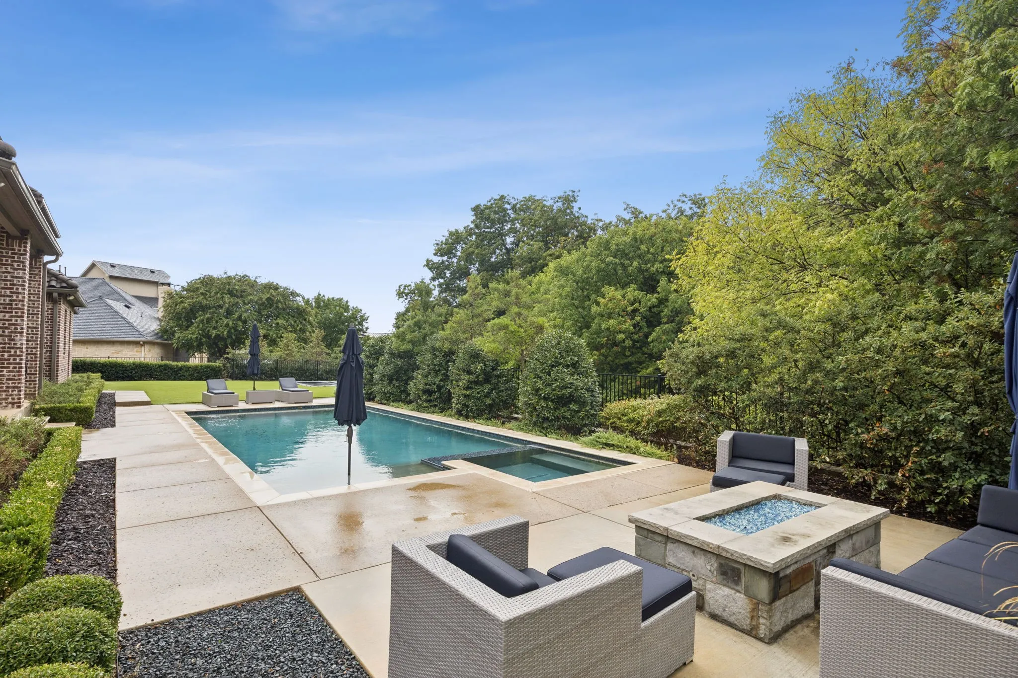 Single Family Residence For Sale in Rockwall County , 236 Summer Tanager Lane, Heath, Texas 75032, 5 Bedroom, 7 Bathroom, 3 Garage spaces, 6,063 Sqft, built in 2014, mls#21402427, Real Estate Agent in Heath, Homes For Sale in Rockwall county, Homes For Sale in Heath, Realtor in Heath Texas, Real Estate Brokerage Independent Realty Texas, Luminita Cordes Realtor