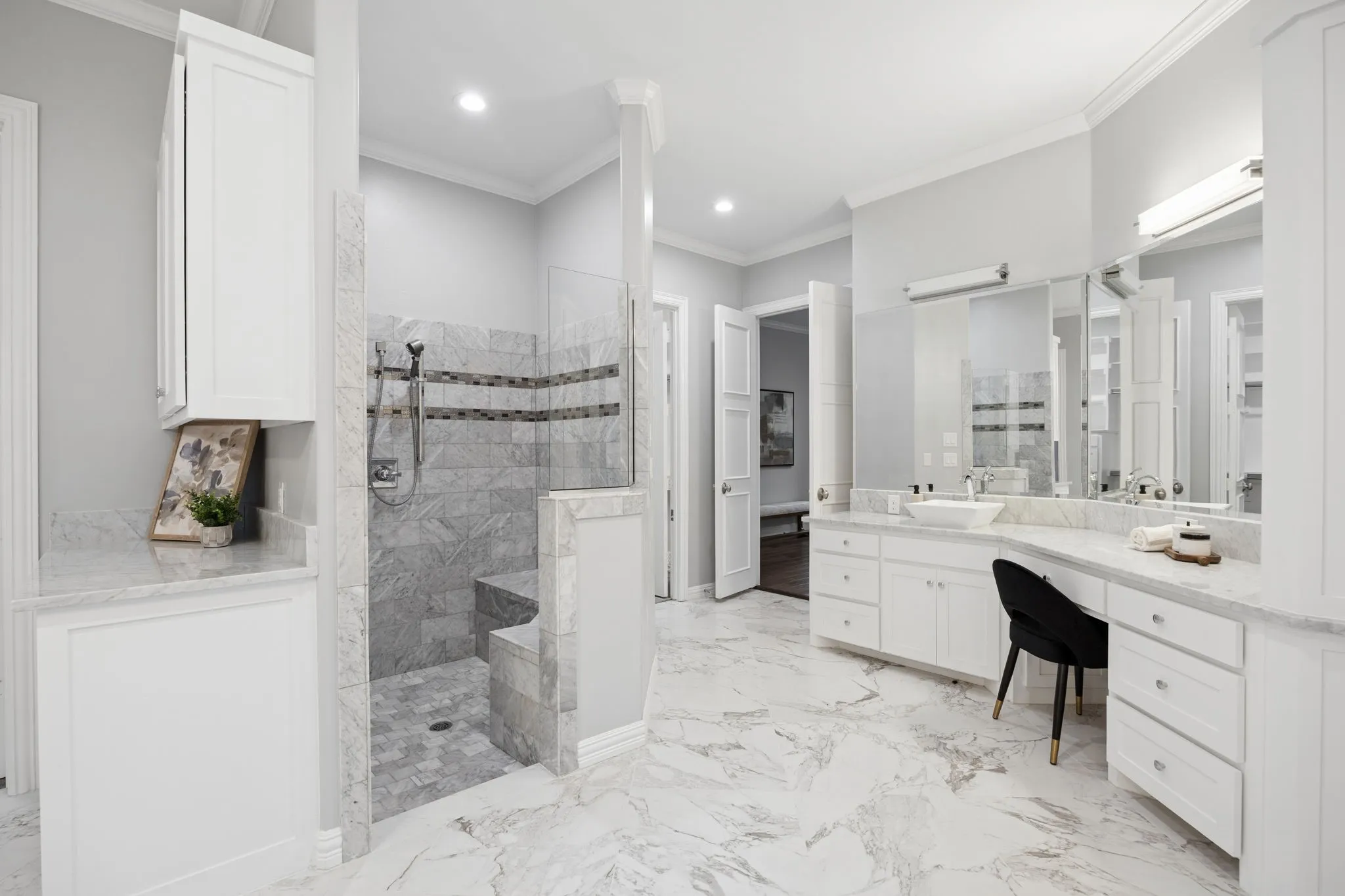 Single Family Residence For Sale in Rockwall County , 236 Summer Tanager Lane, Heath, Texas 75032, 5 Bedroom, 7 Bathroom, 3 Garage spaces, 6,063 Sqft, built in 2014, mls#21402427, Real Estate Agent in Heath, Homes For Sale in Rockwall county, Homes For Sale in Heath, Realtor in Heath Texas, Real Estate Brokerage Independent Realty Texas, Luminita Cordes Realtor