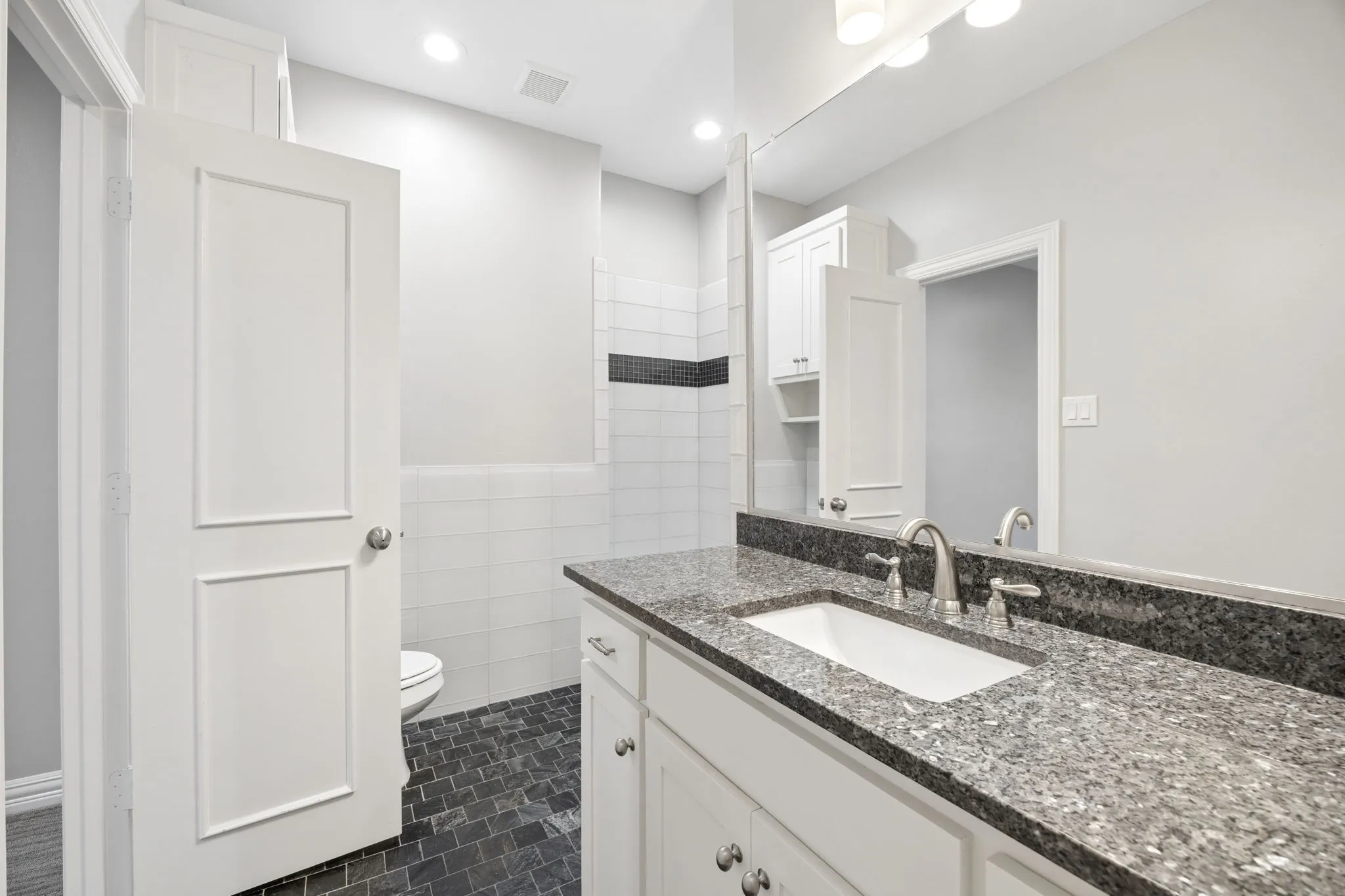 Single Family Residence For Sale in Rockwall County , 236 Summer Tanager Lane, Heath, Texas 75032, 5 Bedroom, 7 Bathroom, 3 Garage spaces, 6,063 Sqft, built in 2014, mls#21402427, Real Estate Agent in Heath, Homes For Sale in Rockwall county, Homes For Sale in Heath, Realtor in Heath Texas, Real Estate Brokerage Independent Realty Texas, Luminita Cordes Realtor