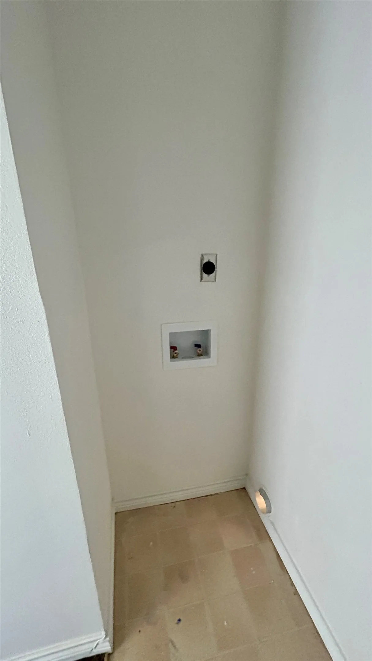 Example of end unit #17. Stackable Washer - Dryer hookups
