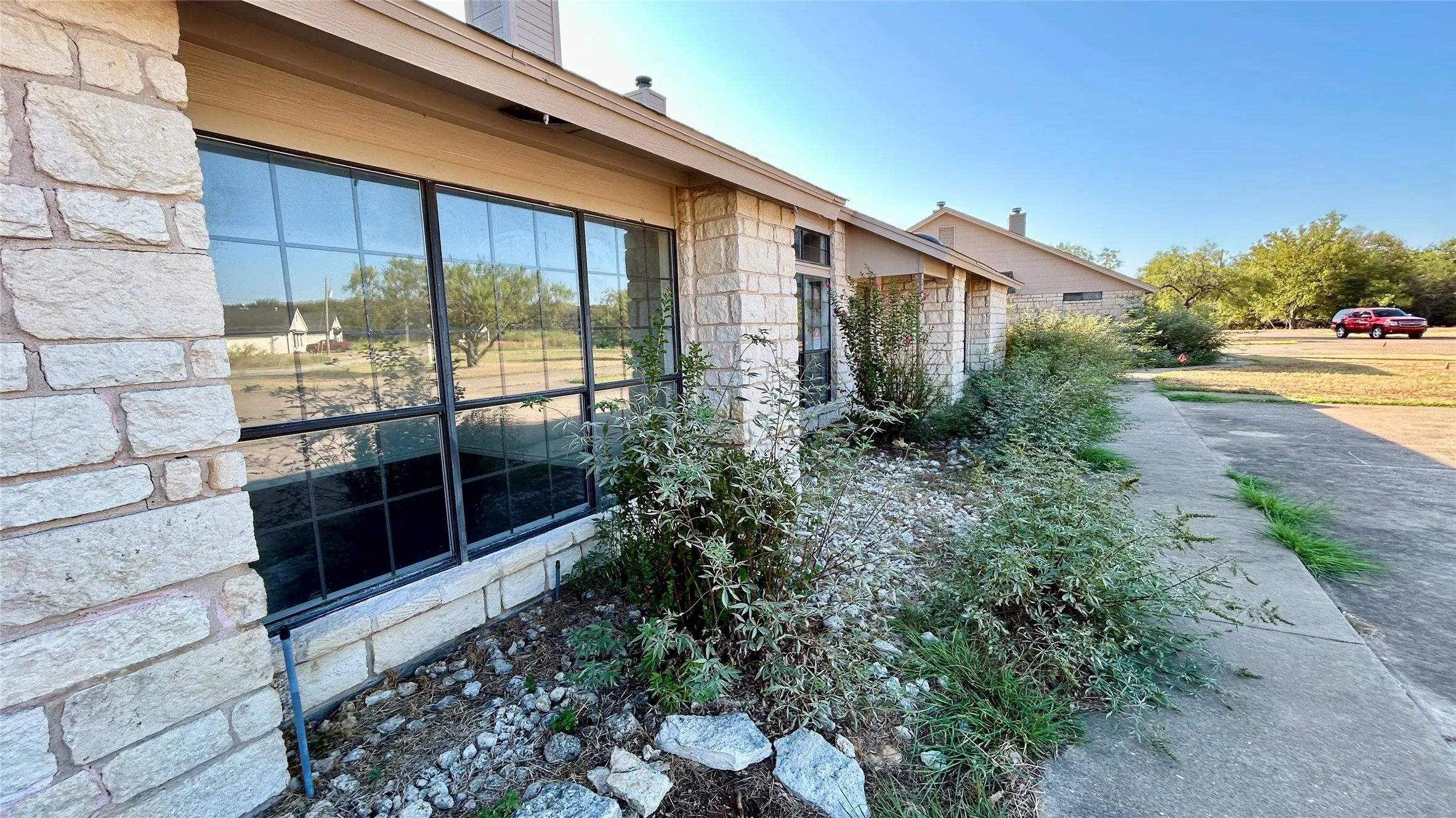 Apartment For Sale in Hill County , 17099 Trailwood Drive 14-28, Whitney, Texas 76692, 15 Bedroom, 15 Bathroom, Garage spaces, 0 Sqft, built in 1994, mls#21401595, Real Estate Agent in Whitney, Homes For Sale in Hill county, Homes For Sale in Whitney, Realtor in Whitney Texas, Real Estate Brokerage Independent Realty Texas, Luminita Cordes Realtor