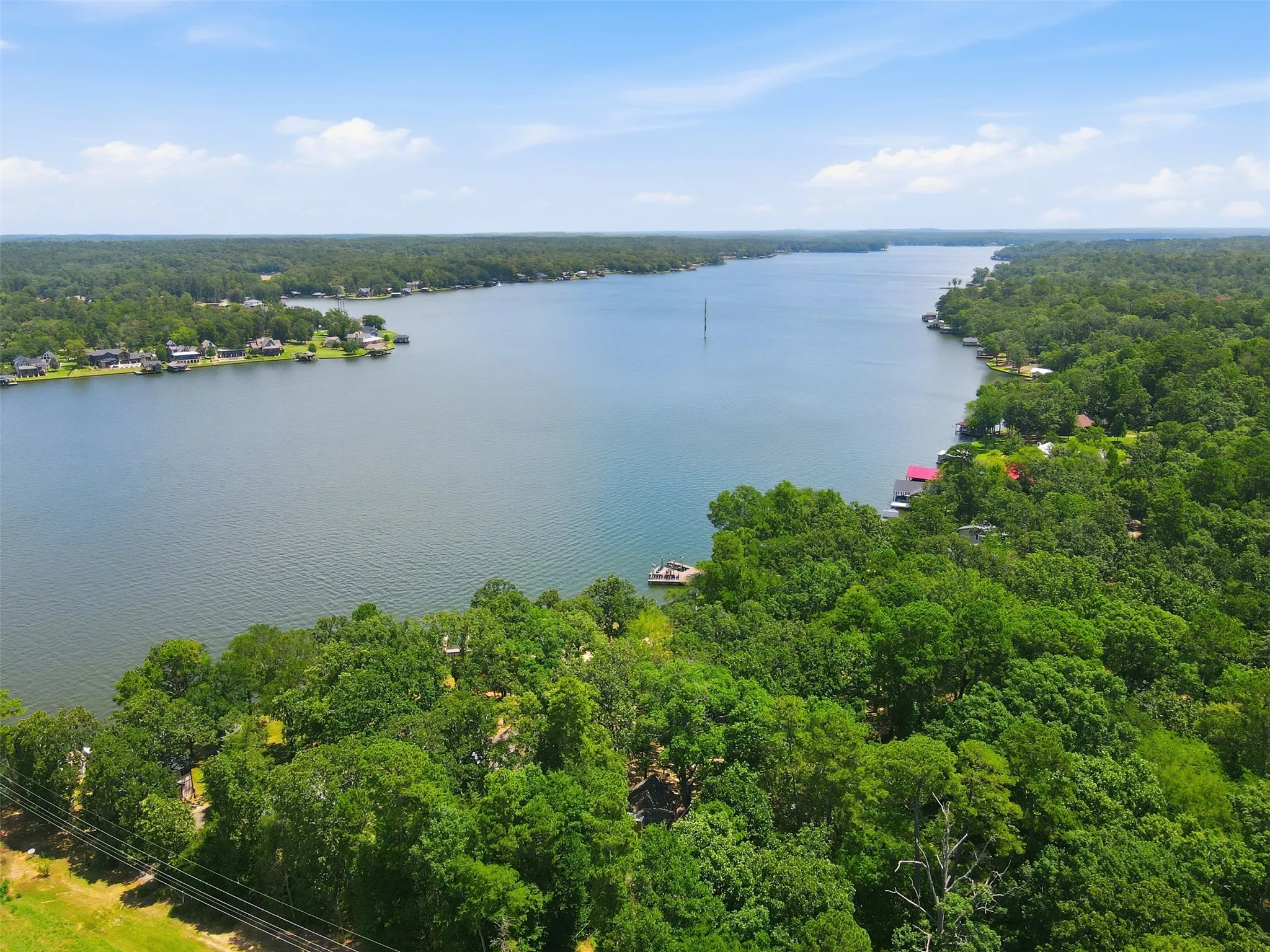 Single Family Residence For Sale in Franklin (TX) County , 108 E Barker Creek Drive, Scroggins, Texas 75480, 3 Bedroom, 2 Bathroom, Garage spaces, 1,021 Sqft, built in 1985, mls#21400576, Real Estate Agent in Scroggins, Homes For Sale in Franklin (TX) county, Homes For Sale in Scroggins, Realtor in Scroggins Texas, Real Estate Brokerage Independent Realty Texas, Luminita Cordes Realtor