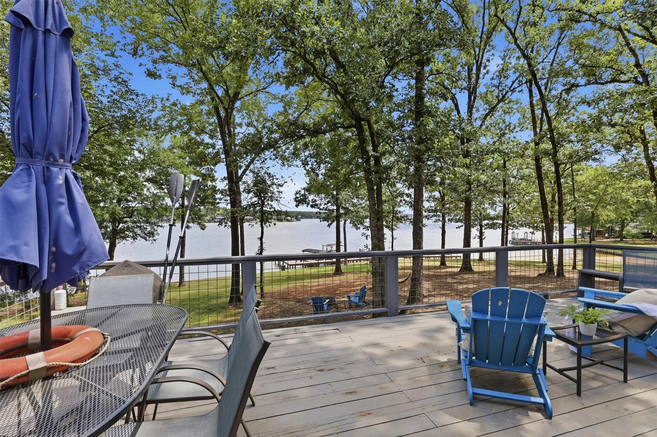 Single Family Residence For Sale in Franklin (TX) County , 108 E Barker Creek Drive, Scroggins, Texas 75480, 3 Bedroom, 2 Bathroom, Garage spaces, 1,021 Sqft, built in 1985, mls#21400576, Real Estate Agent in Scroggins, Homes For Sale in Franklin (TX) county, Homes For Sale in Scroggins, Realtor in Scroggins Texas, Real Estate Brokerage Independent Realty Texas, Luminita Cordes Realtor