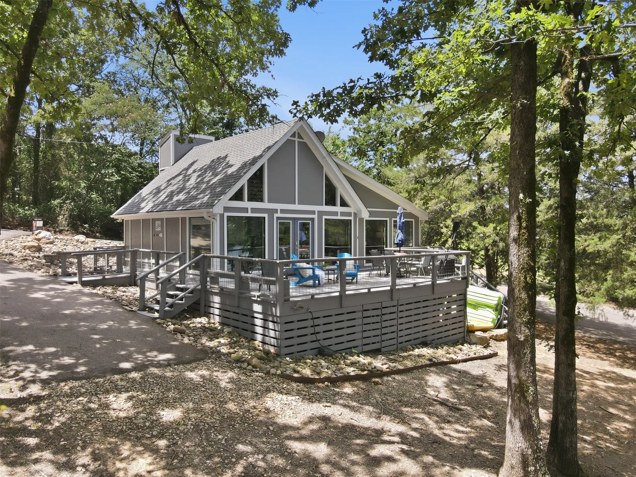 Single Family Residence For Sale in Franklin (TX) County , 108 E Barker Creek Drive, Scroggins, Texas 75480, 3 Bedroom, 2 Bathroom, Garage spaces, 1,021 Sqft, built in 1985, mls#21400576, Real Estate Agent in Scroggins, Homes For Sale in Franklin (TX) county, Homes For Sale in Scroggins, Realtor in Scroggins Texas, Real Estate Brokerage Independent Realty Texas, Luminita Cordes Realtor