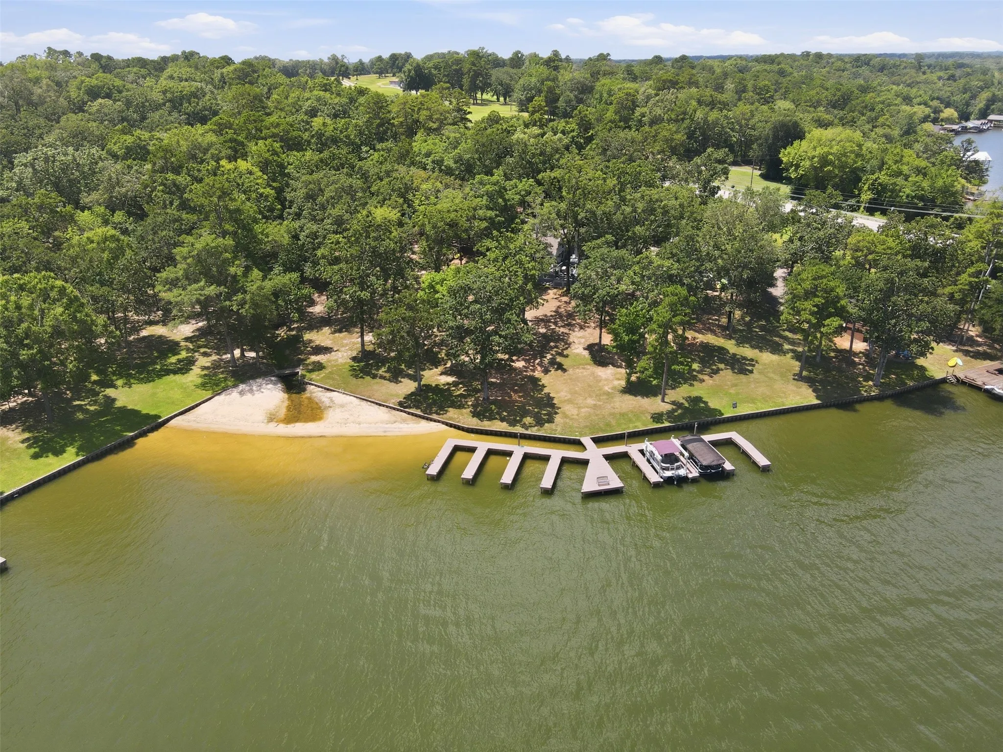 Single Family Residence For Sale in Franklin (TX) County , 108 E Barker Creek Drive, Scroggins, Texas 75480, 3 Bedroom, 2 Bathroom, Garage spaces, 1,021 Sqft, built in 1985, mls#21400576, Real Estate Agent in Scroggins, Homes For Sale in Franklin (TX) county, Homes For Sale in Scroggins, Realtor in Scroggins Texas, Real Estate Brokerage Independent Realty Texas, Luminita Cordes Realtor