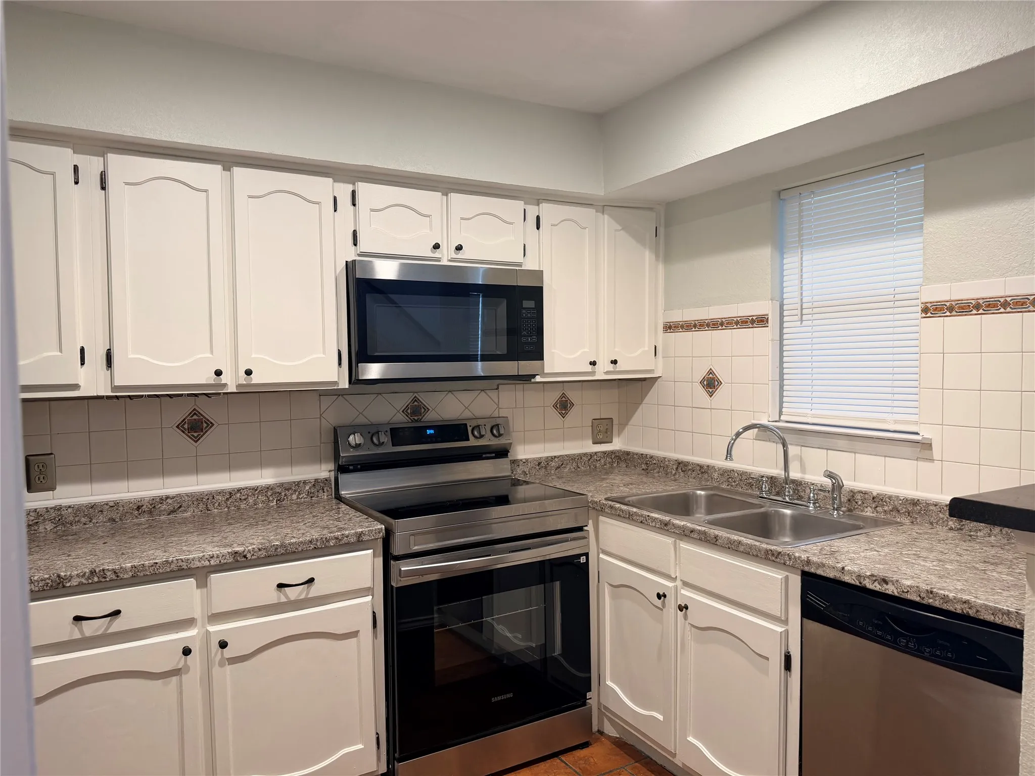 Galley kitchen with appliances included!