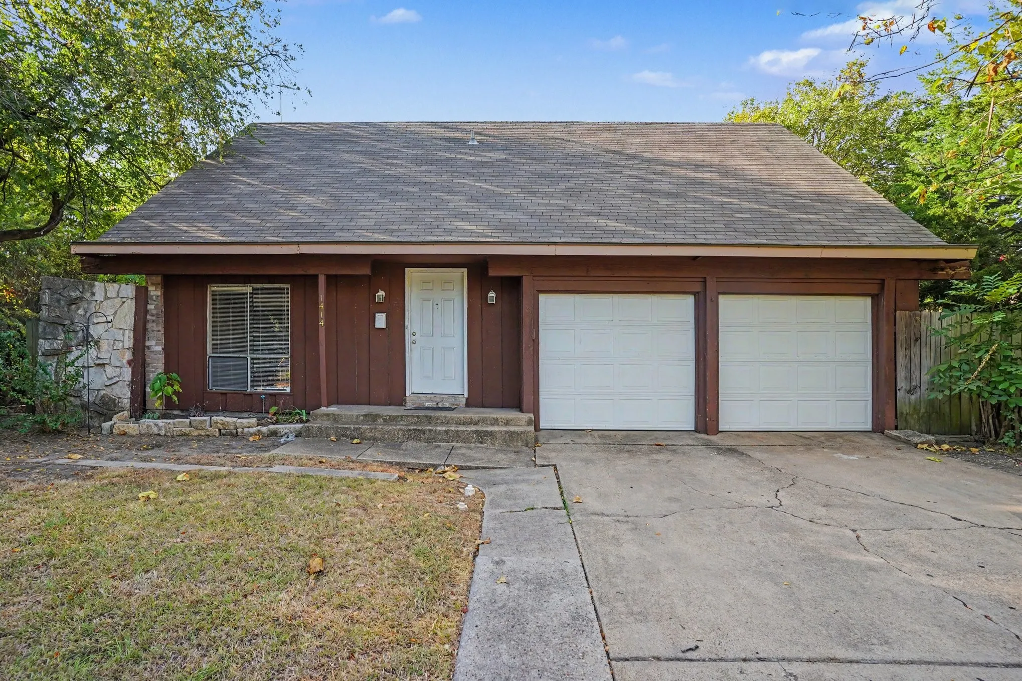 Single Family Residence For Rent in Dallas County , 1414 Finley Road, Irving, Texas 75062, 4 Bedroom, 3 Bathroom, 2 Garage spaces, 1,479 Sqft, built in 1964, mls#21402459, Real Estate Agent in Irving, Homes For Rent in Dallas county, Homes For Rent in Irving, Realtor in Irving Texas, Real Estate Brokerage Independent Realty Texas, Luminita Cordes Realtor
