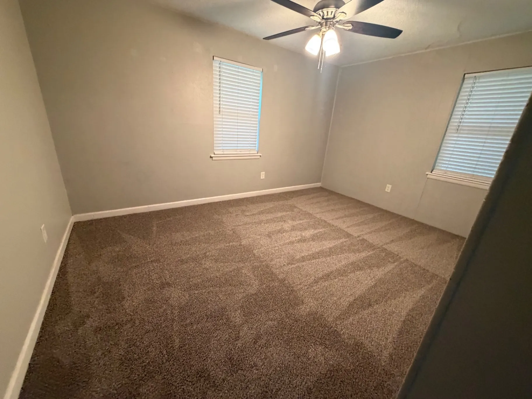 Single Family Residence For Sale in Dallas County , 4232 Scottsdale Drive, Mesquite, Texas 75150, 3 Bedroom, 1 Bathroom, Garage spaces, 1,321 Sqft, built in 1956, mls#21399660, Real Estate Agent in Mesquite, Homes For Sale in Dallas county, Homes For Sale in Mesquite, Realtor in Mesquite Texas, Real Estate Brokerage Independent Realty Texas, Luminita Cordes Realtor