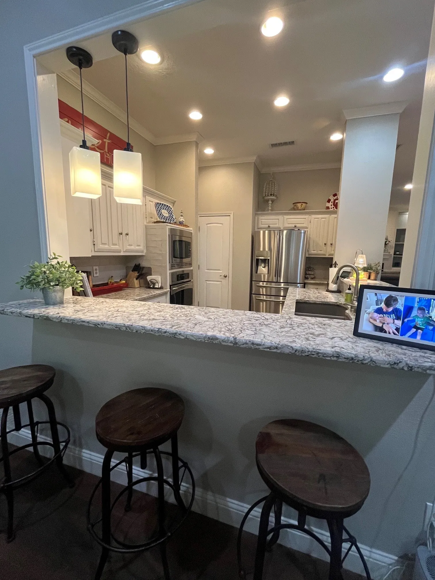 Single Family Residence For Sale in Collin County , 17216 Ikel Drive, Dallas, Texas 75248, 3 Bedroom, 3 Bathroom, 2 Garage spaces, 1,941 Sqft, built in 1981, mls#21402342, Real Estate Agent in Dallas, Homes For Sale in Collin county, Homes For Sale in Dallas, Realtor in Dallas Texas, Real Estate Brokerage Independent Realty Texas, Luminita Cordes Realtor