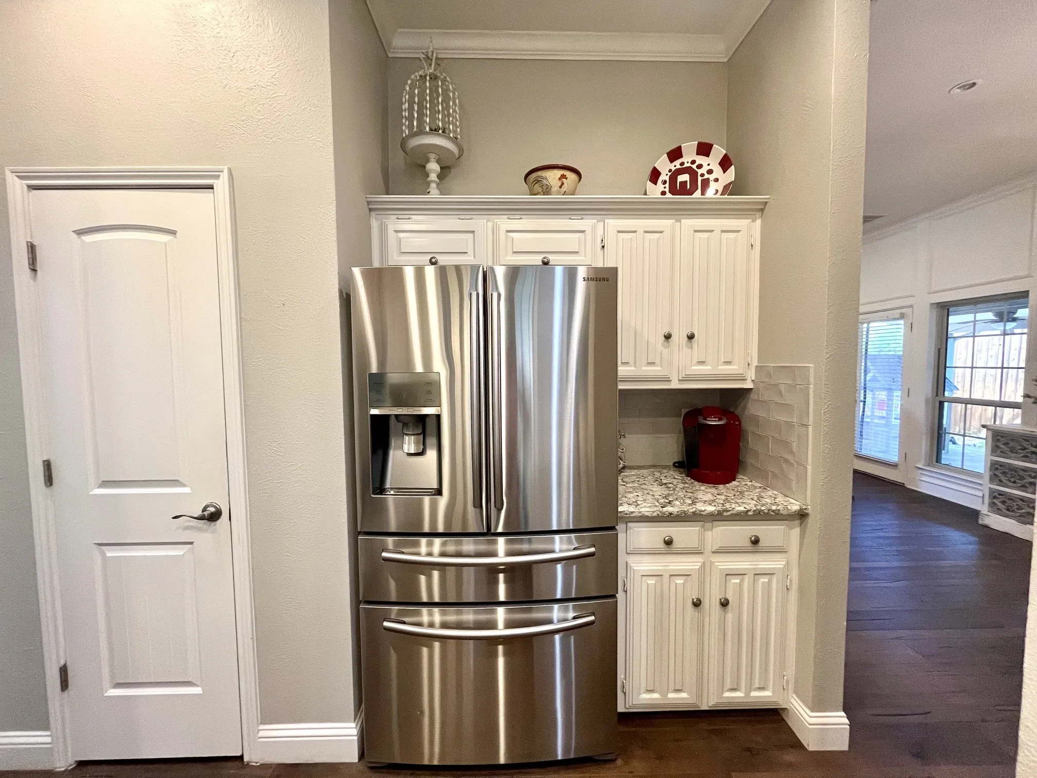 Single Family Residence For Sale in Collin County , 17216 Ikel Drive, Dallas, Texas 75248, 3 Bedroom, 3 Bathroom, 2 Garage spaces, 1,941 Sqft, built in 1981, mls#21402342, Real Estate Agent in Dallas, Homes For Sale in Collin county, Homes For Sale in Dallas, Realtor in Dallas Texas, Real Estate Brokerage Independent Realty Texas, Luminita Cordes Realtor