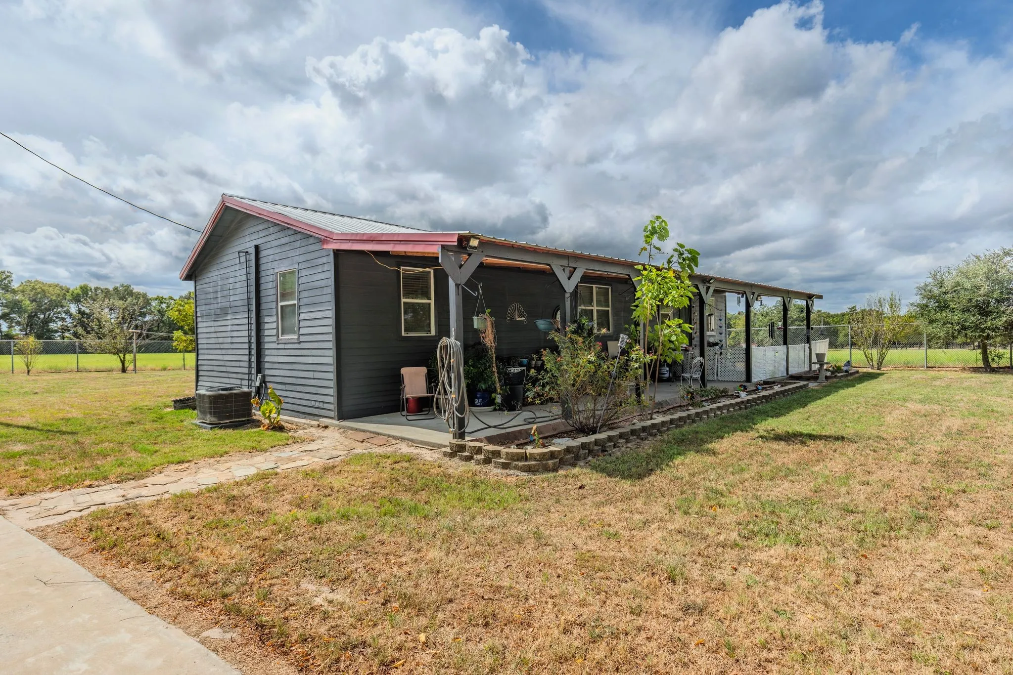 Single Family Residence For Sale in Rains County , 248 Rs County Road 3060, Emory, Texas 75440, 2 Bedroom, 3 Bathroom, 2 Garage spaces, 1,276 Sqft, built in 1960, mls#21402462, Real Estate Agent in Emory, Homes For Sale in Rains county, Homes For Sale in Emory, Realtor in Emory Texas, Real Estate Brokerage Independent Realty Texas, Luminita Cordes Realtor