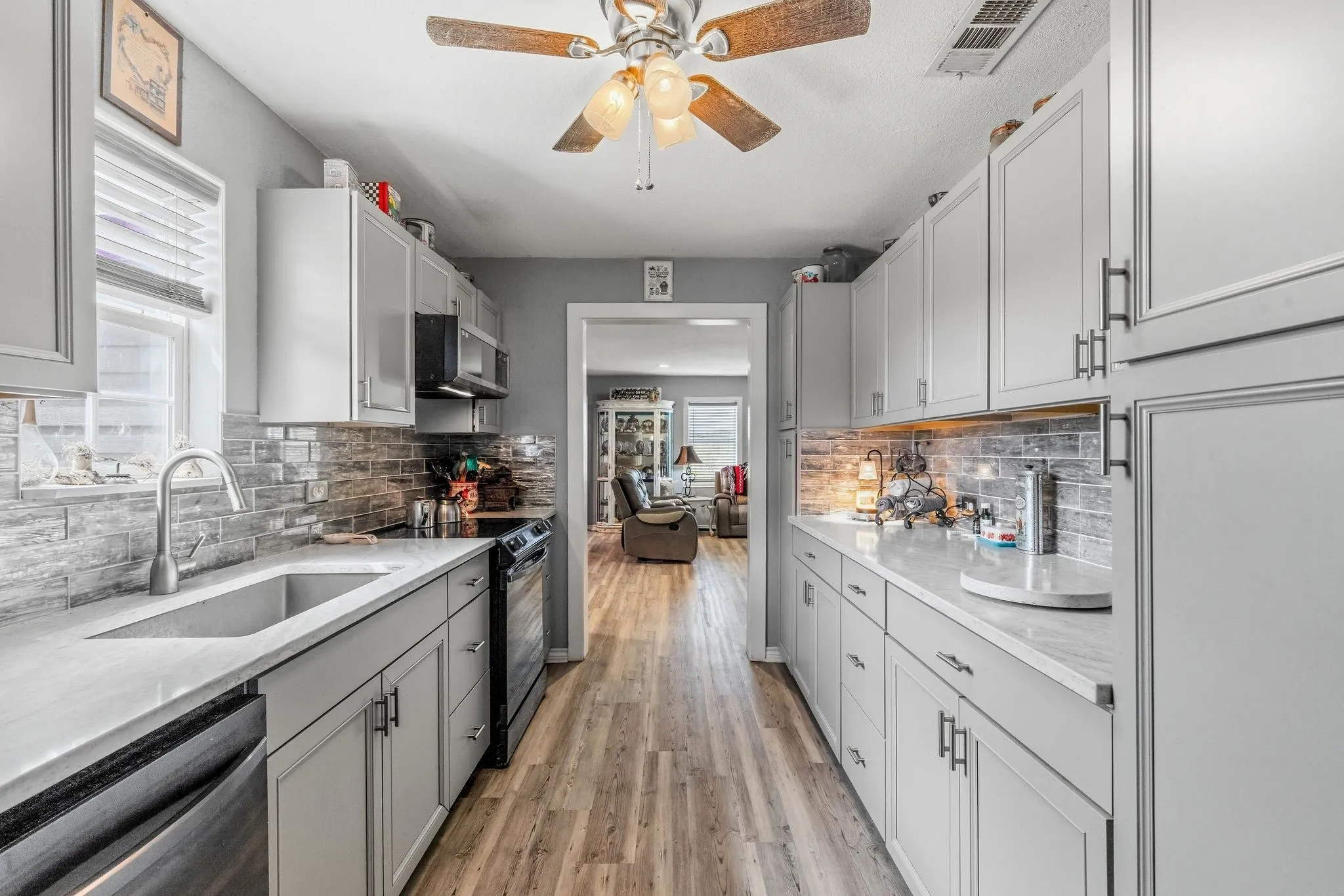 Single Family Residence For Sale in Rains County , 248 Rs County Road 3060, Emory, Texas 75440, 2 Bedroom, 3 Bathroom, 2 Garage spaces, 1,276 Sqft, built in 1960, mls#21402462, Real Estate Agent in Emory, Homes For Sale in Rains county, Homes For Sale in Emory, Realtor in Emory Texas, Real Estate Brokerage Independent Realty Texas, Luminita Cordes Realtor