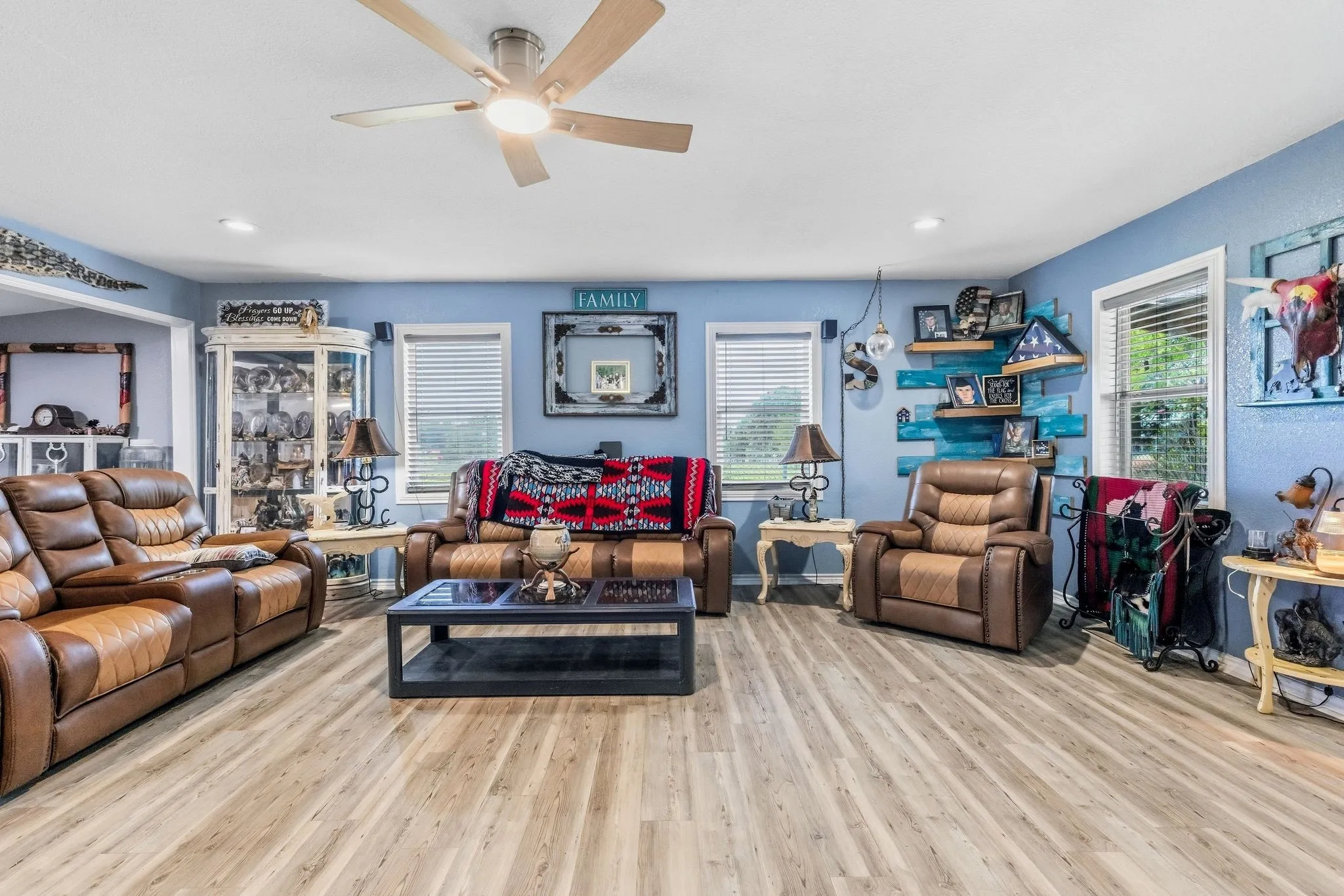 Single Family Residence For Sale in Rains County , 248 Rs County Road 3060, Emory, Texas 75440, 2 Bedroom, 3 Bathroom, 2 Garage spaces, 1,276 Sqft, built in 1960, mls#21402462, Real Estate Agent in Emory, Homes For Sale in Rains county, Homes For Sale in Emory, Realtor in Emory Texas, Real Estate Brokerage Independent Realty Texas, Luminita Cordes Realtor