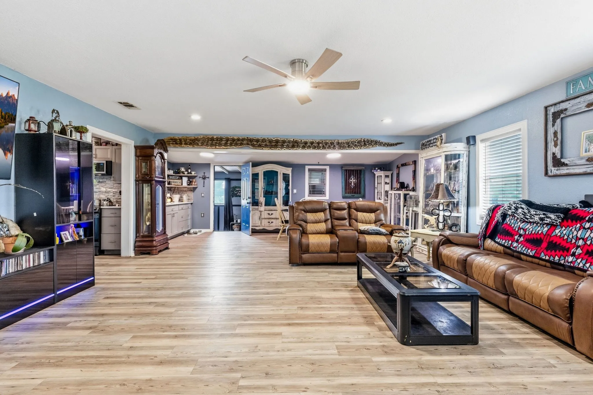 Single Family Residence For Sale in Rains County , 248 Rs County Road 3060, Emory, Texas 75440, 2 Bedroom, 3 Bathroom, 2 Garage spaces, 1,276 Sqft, built in 1960, mls#21402462, Real Estate Agent in Emory, Homes For Sale in Rains county, Homes For Sale in Emory, Realtor in Emory Texas, Real Estate Brokerage Independent Realty Texas, Luminita Cordes Realtor