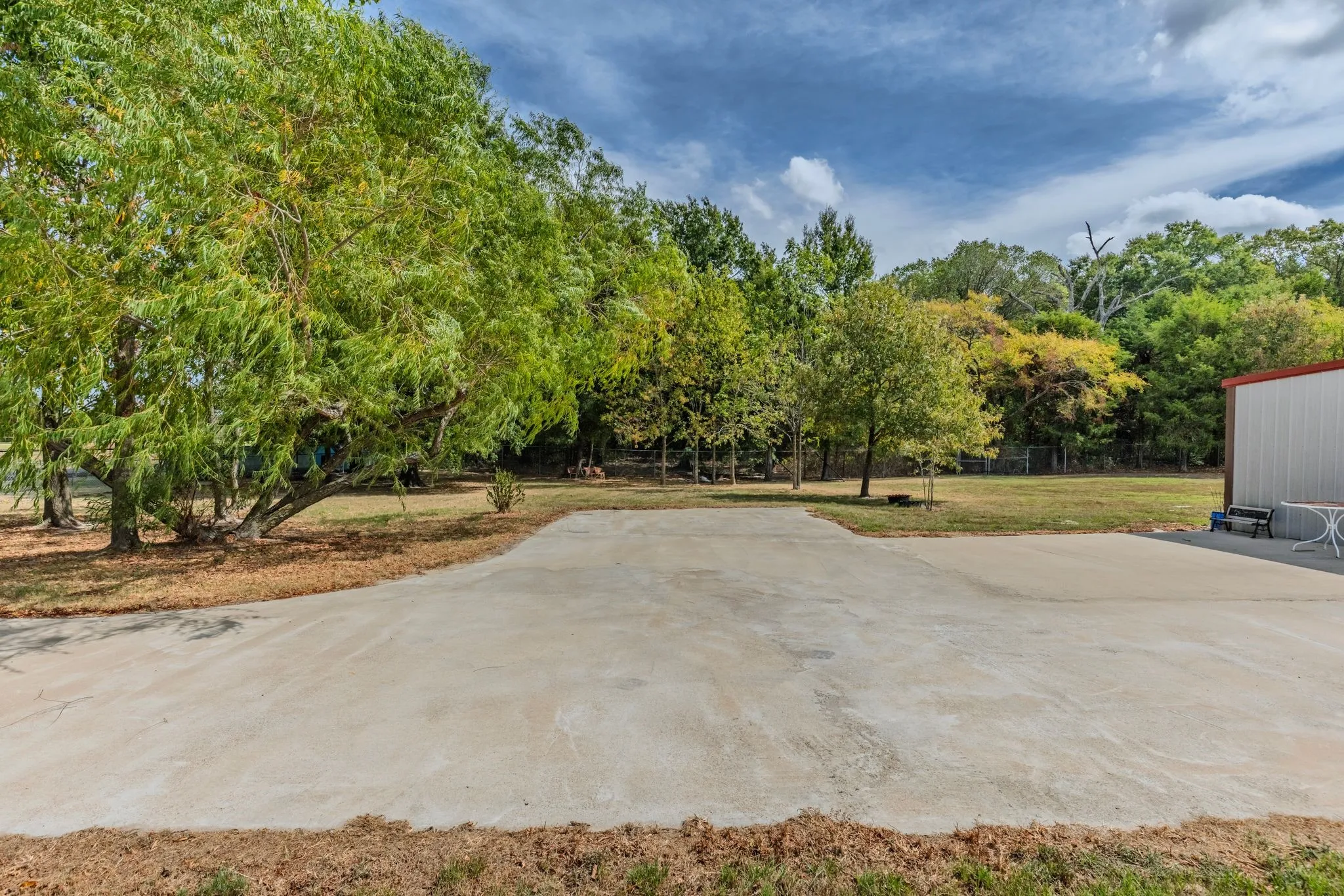 Single Family Residence For Sale in Rains County , 248 Rs County Road 3060, Emory, Texas 75440, 2 Bedroom, 3 Bathroom, 2 Garage spaces, 1,276 Sqft, built in 1960, mls#21402462, Real Estate Agent in Emory, Homes For Sale in Rains county, Homes For Sale in Emory, Realtor in Emory Texas, Real Estate Brokerage Independent Realty Texas, Luminita Cordes Realtor